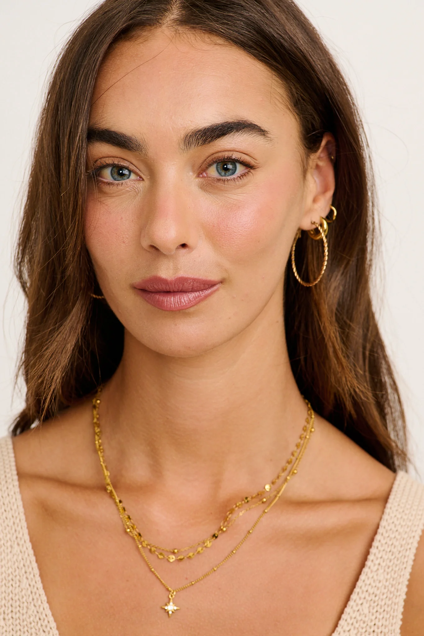 Estela Layered Necklace in Gold - Image 3