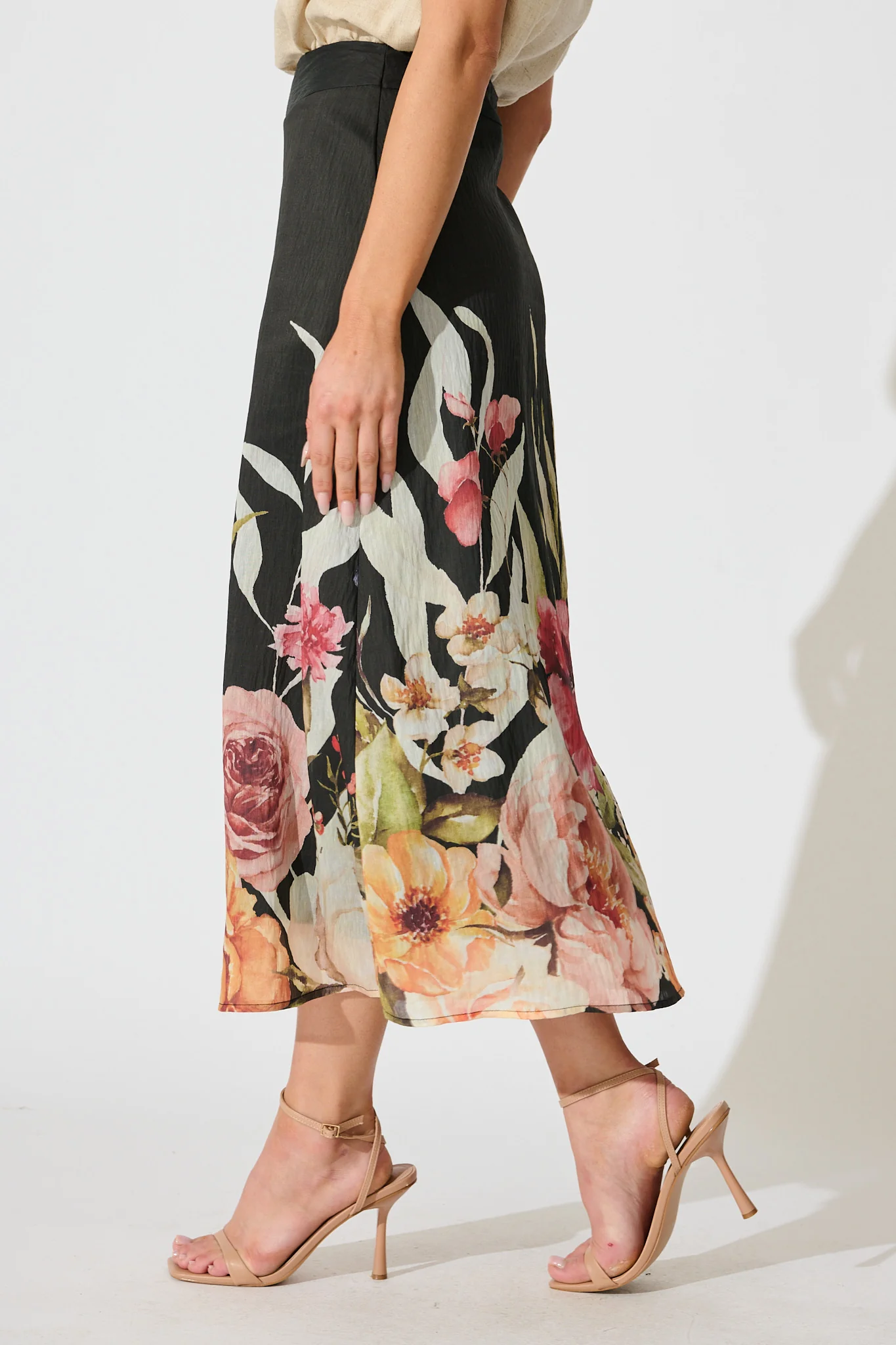Faelina Maxi Skirt in Black with Floral Print Linen Blend - Image 2