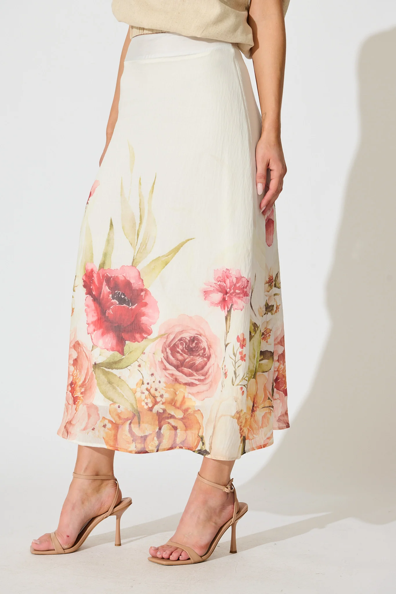 Faelina Maxi Skirt in White with Floral Print Linen Blend - Image 2