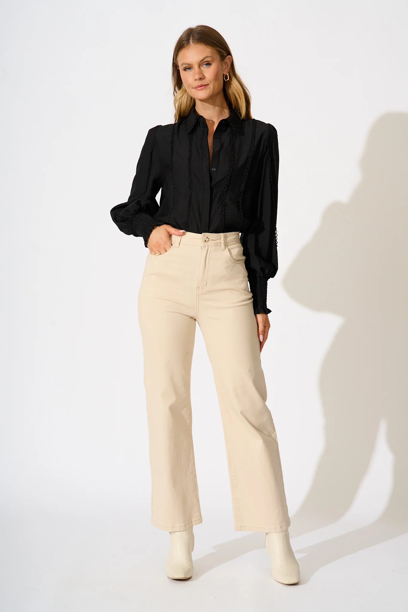 Farah Shirt in Black - Image 4