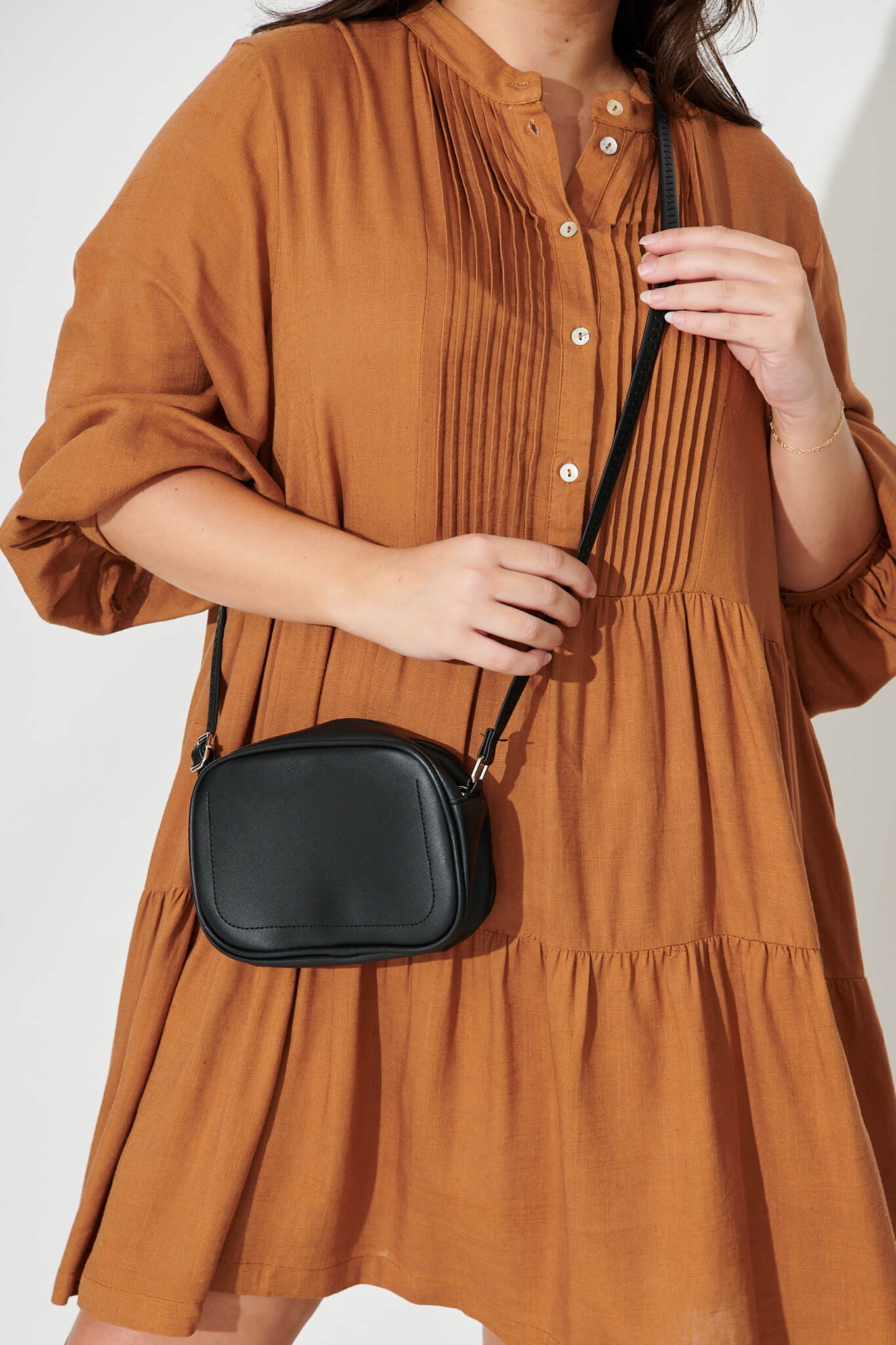 Filly Crossbody Bag In Black - Image 3