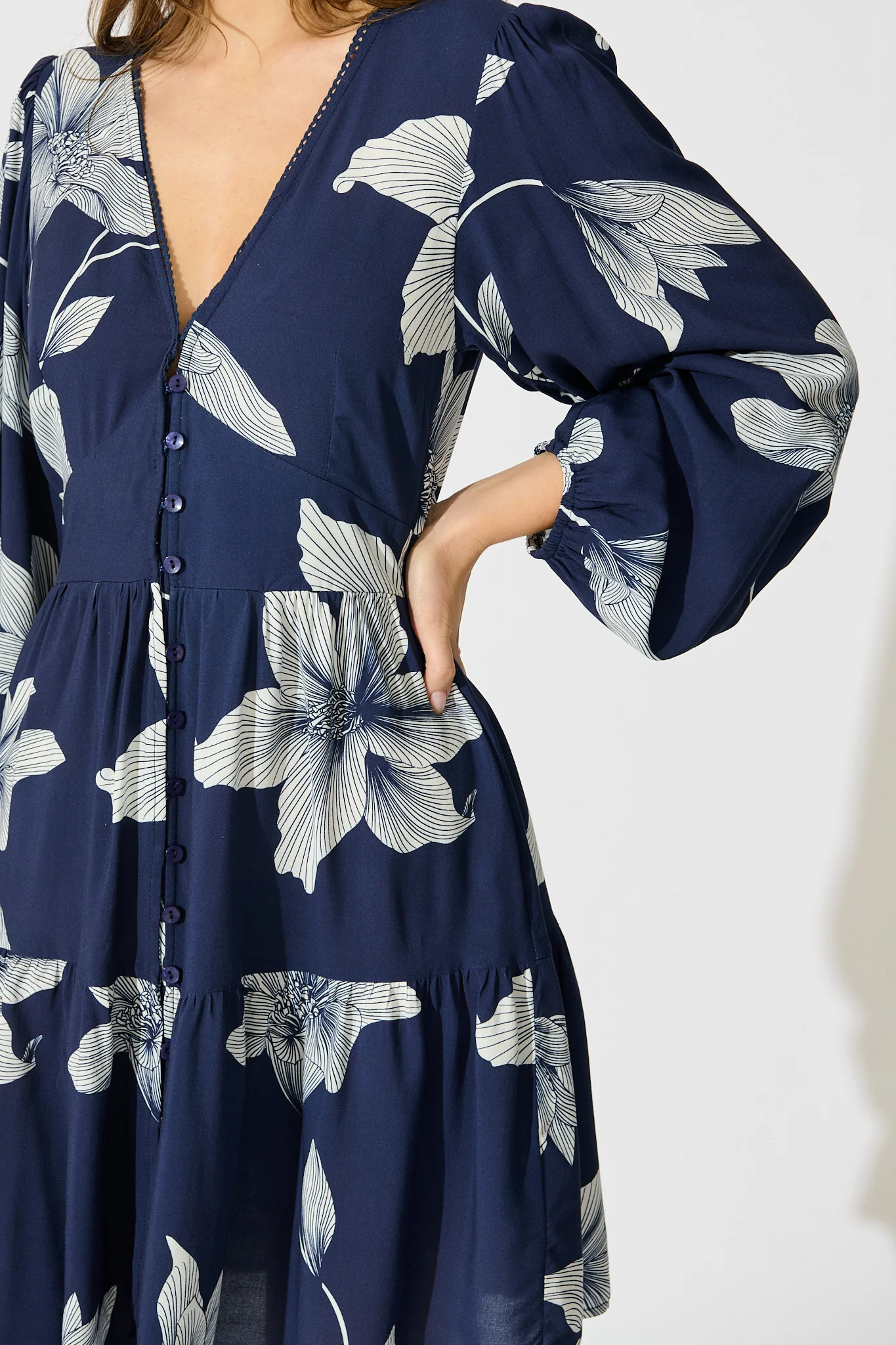 Flora Drift Dress in Navy with White Floral Print - Image 5