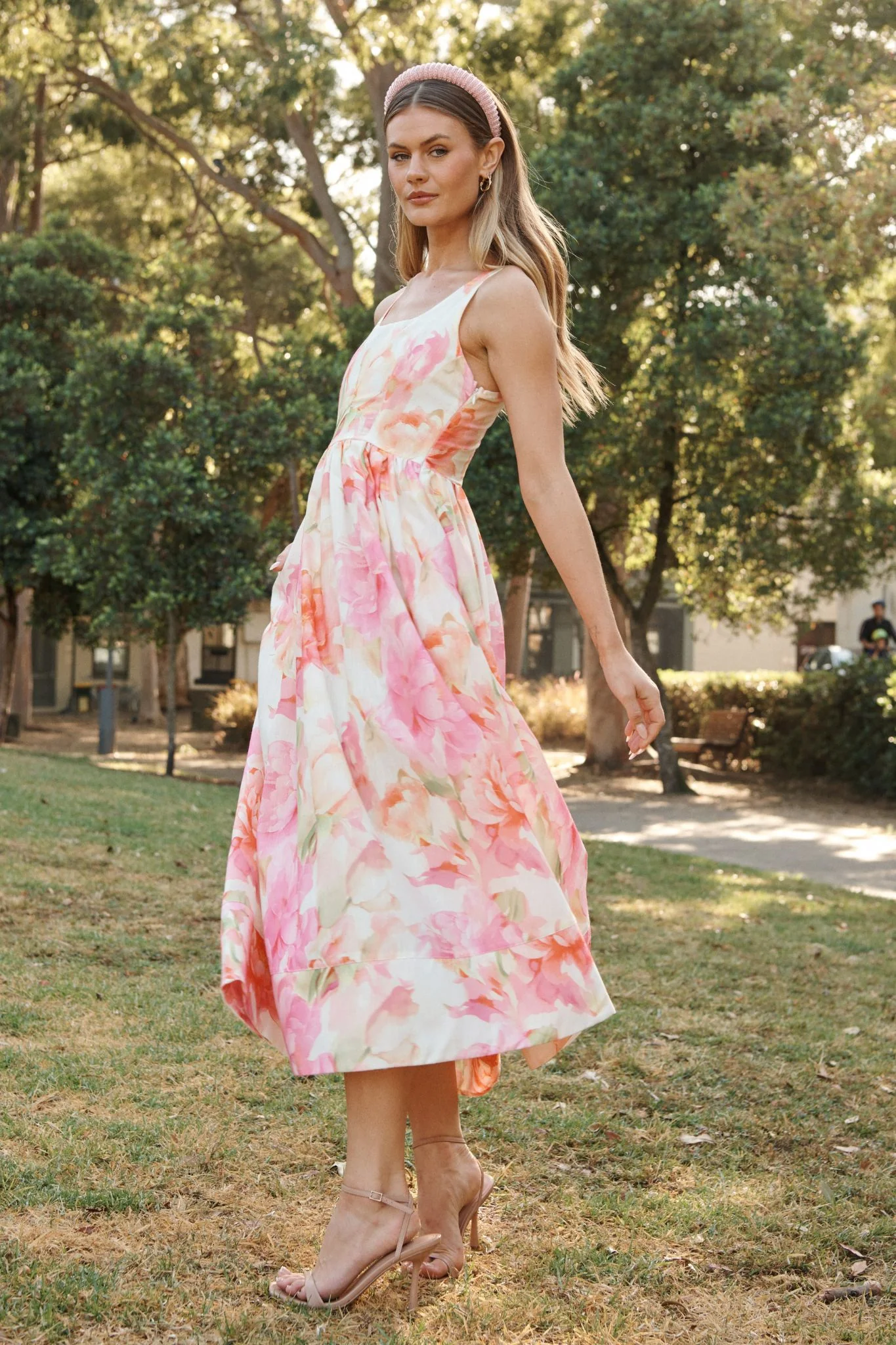 Garden Soirée Maxi Dress in Pink Multi Floral Linen Blend - Image 2