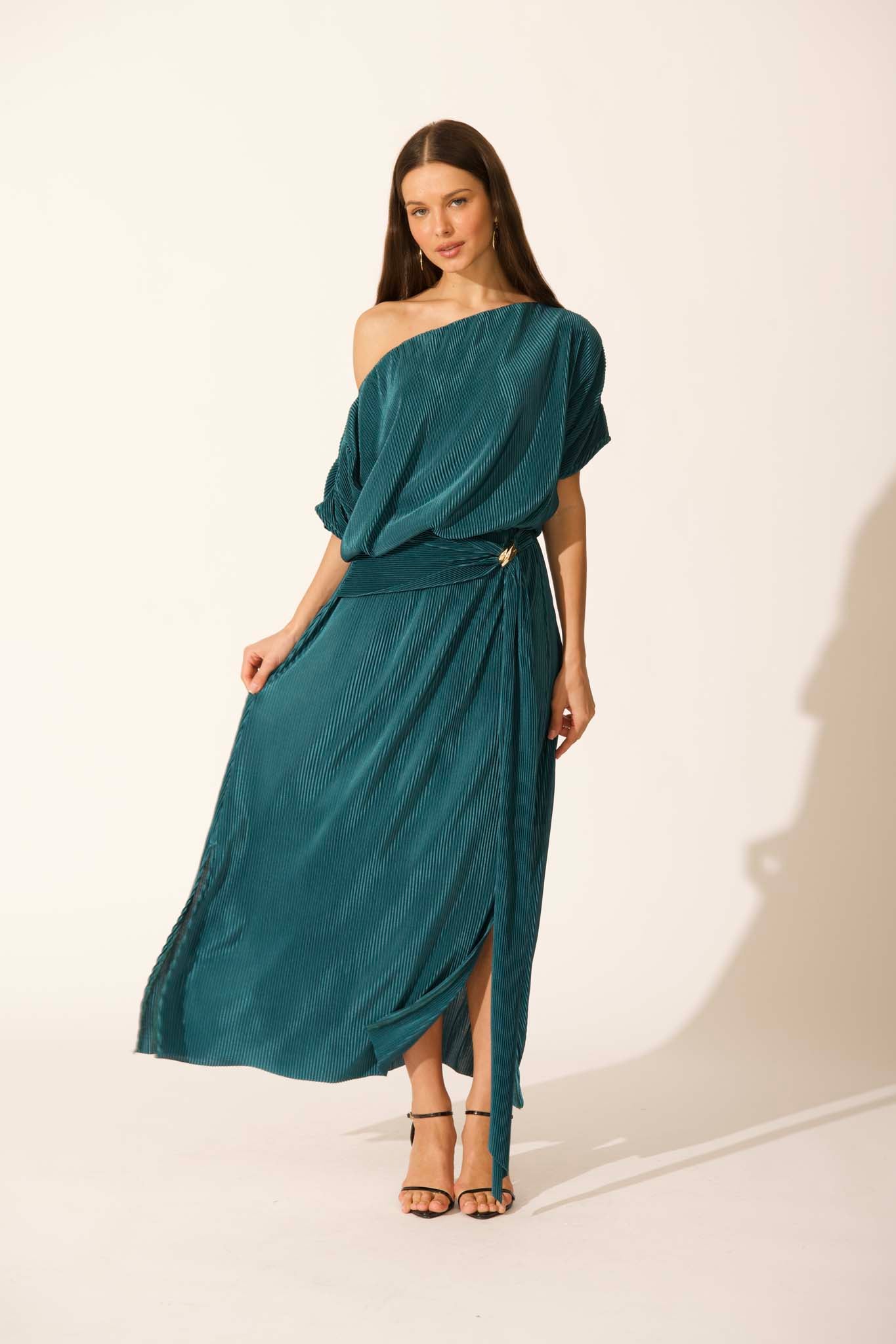 Gena Off Shoulder Maxi Dress in Emerald Plisse - Image 7