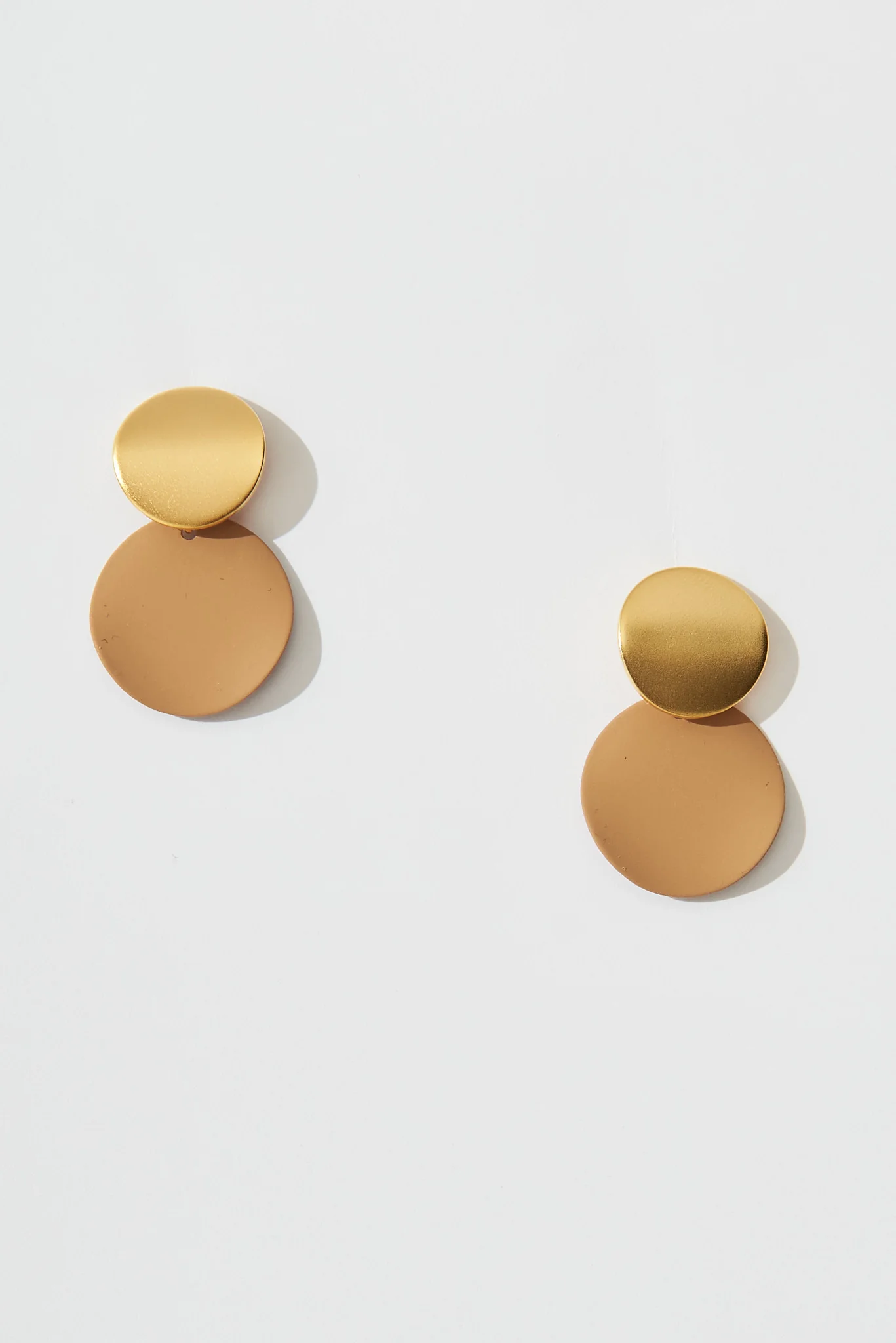 Gloria Earrings In Light Brown With Gold