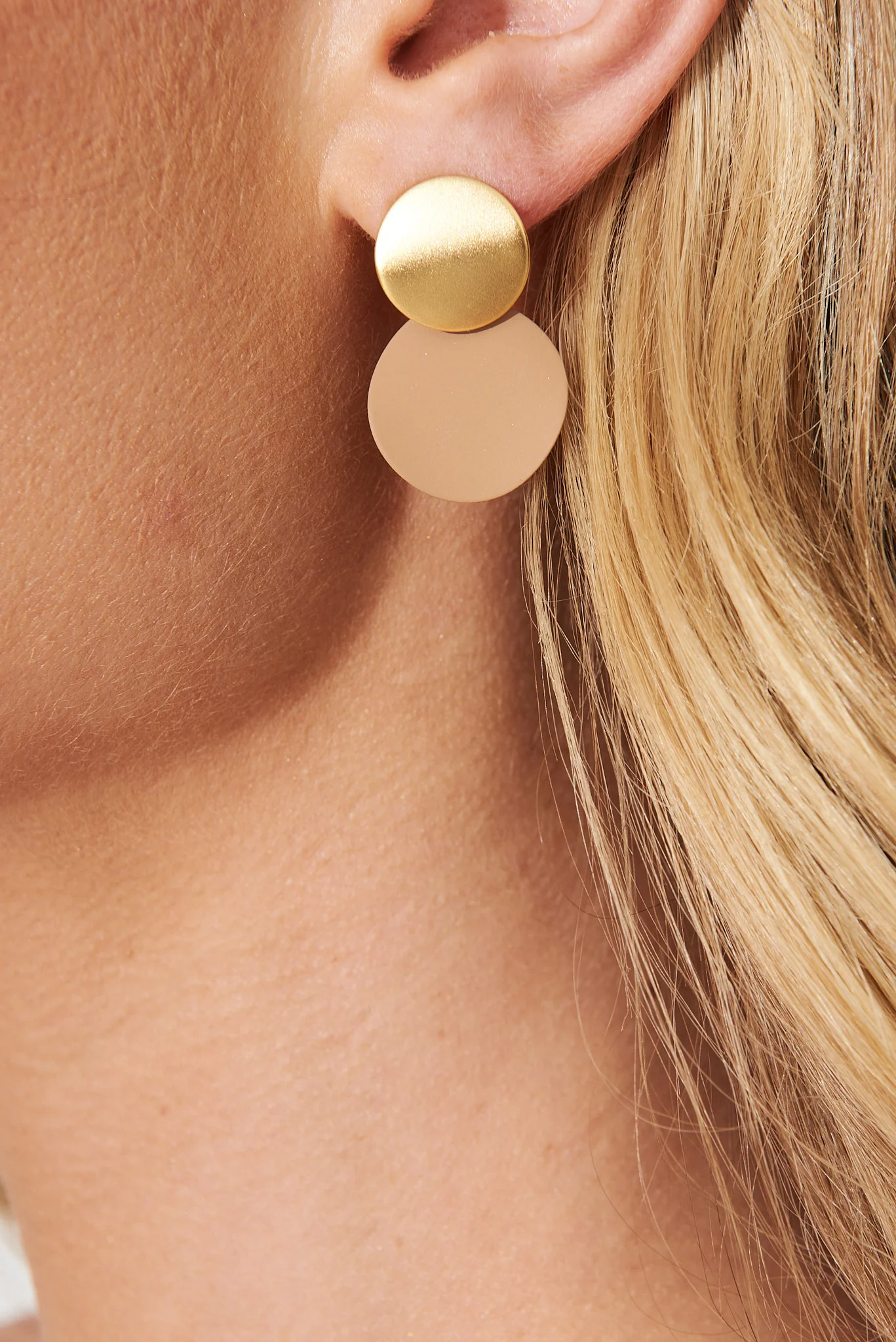 Gloria Earrings In Light Brown With Gold - Image 4