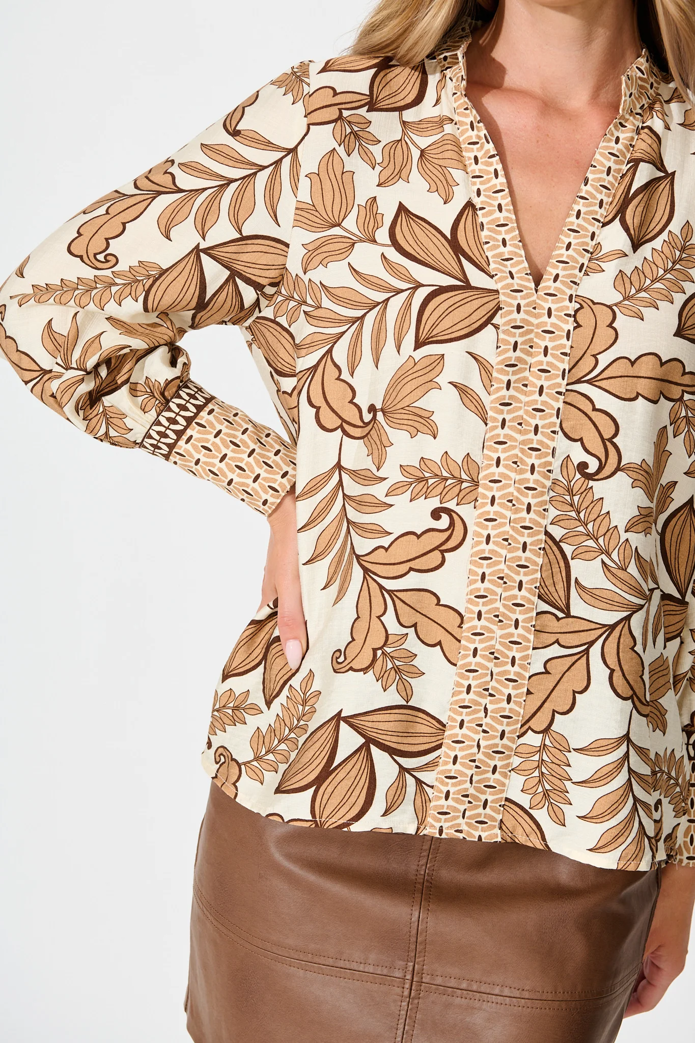 Graceful Top in Cream with Brown Leaf - Image 5