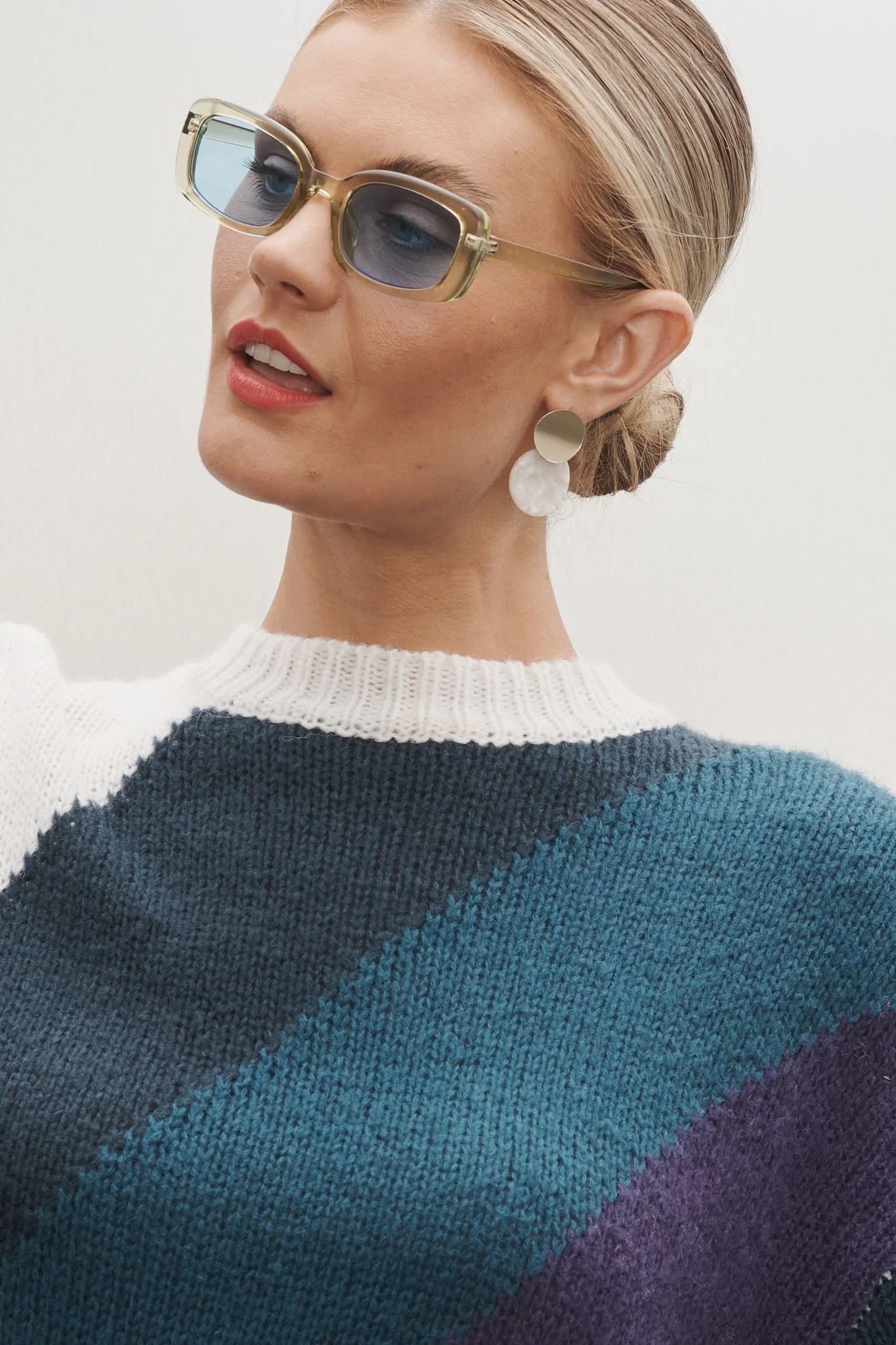 Grazia Earrings In White Pearlescent With Gold - Image 2