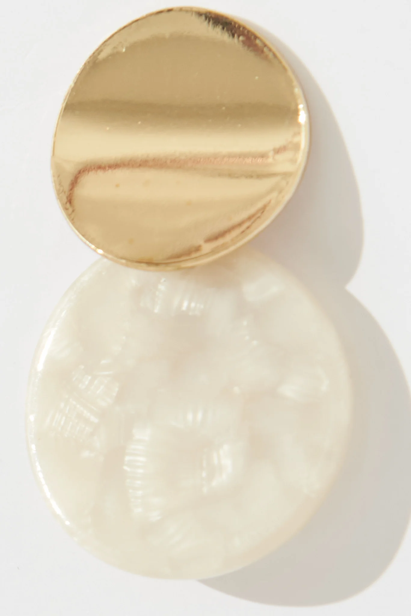 Grazia Earrings In White Pearlescent With Gold - Image 4