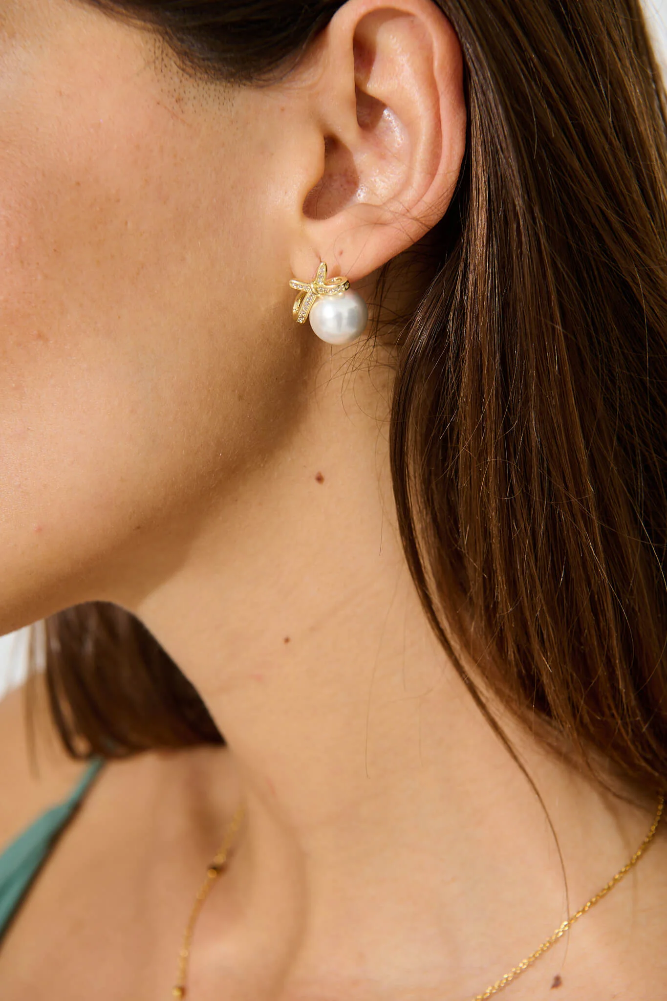 Halley Earrings In Gold With Pearl - Image 3