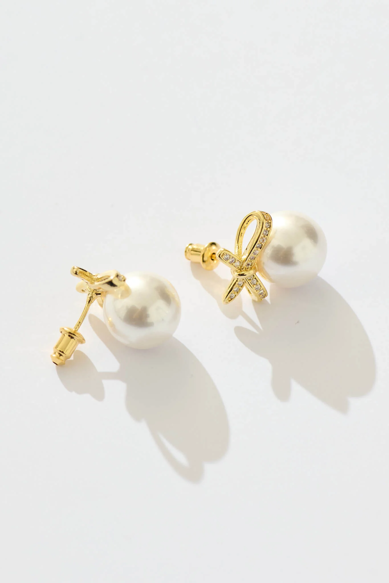 Halley Earrings In Gold With Pearl - Image 5