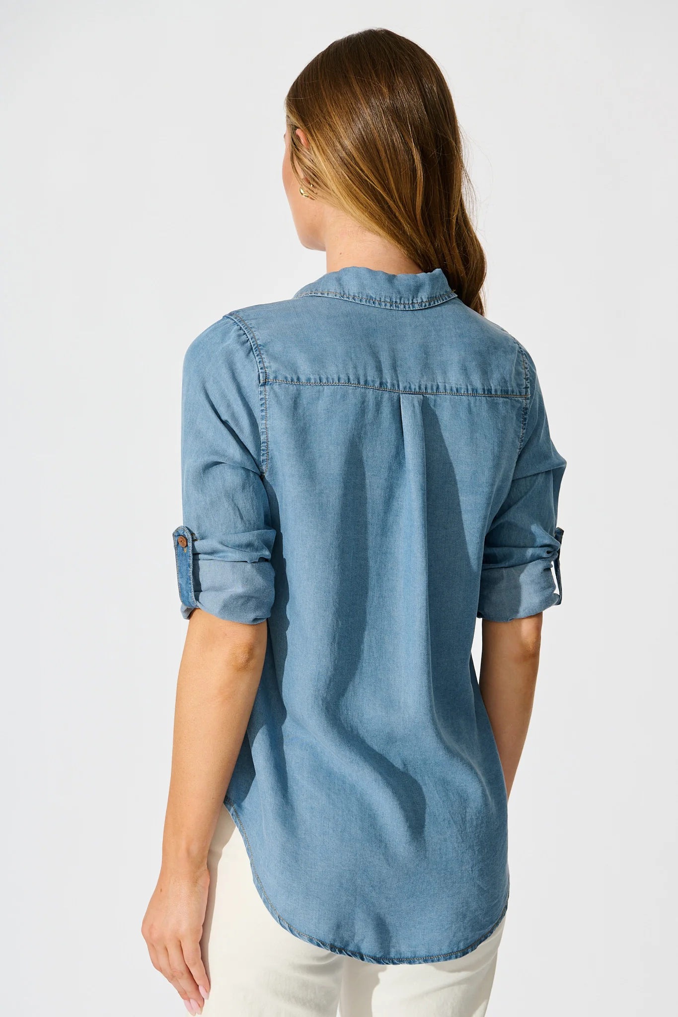 Harlow Shirt in Light Blue Chambray - Image 3