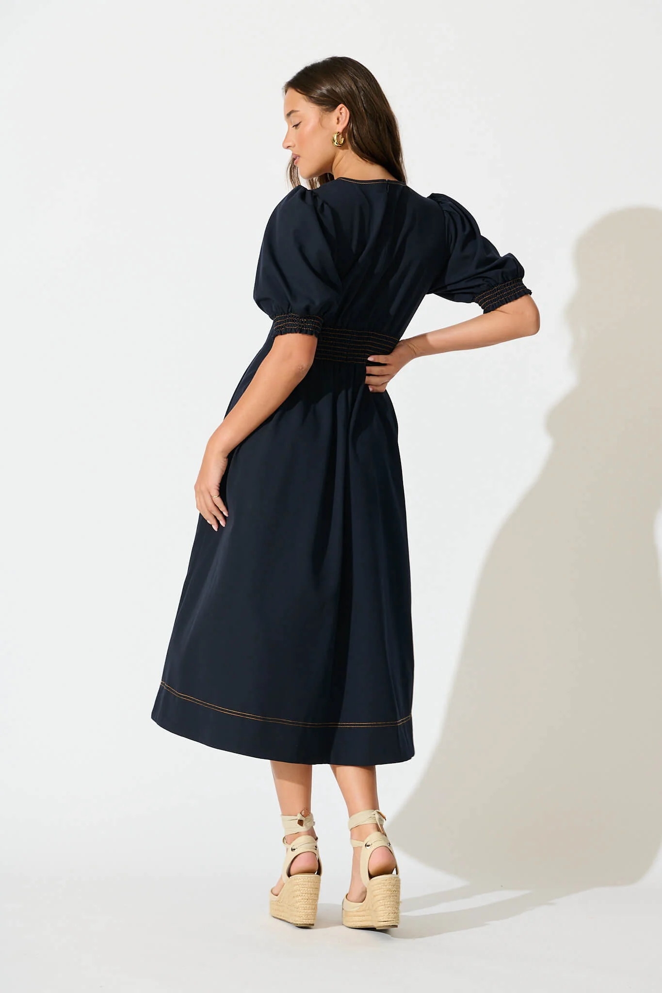 Hazelina Midi Dress In Navy - Image 3