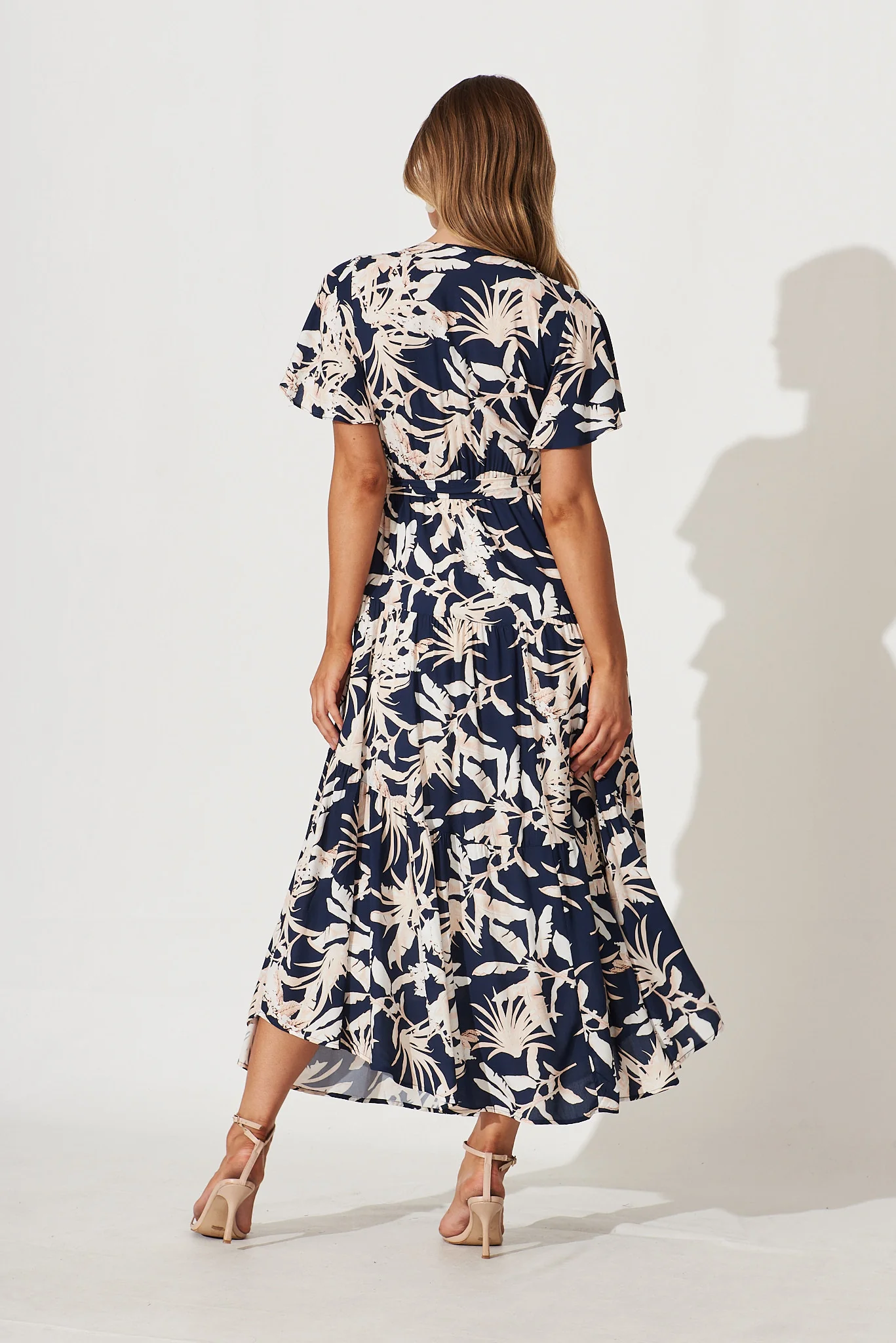 Heidi Maxi Dress In Navy Leaf Print - Image 4