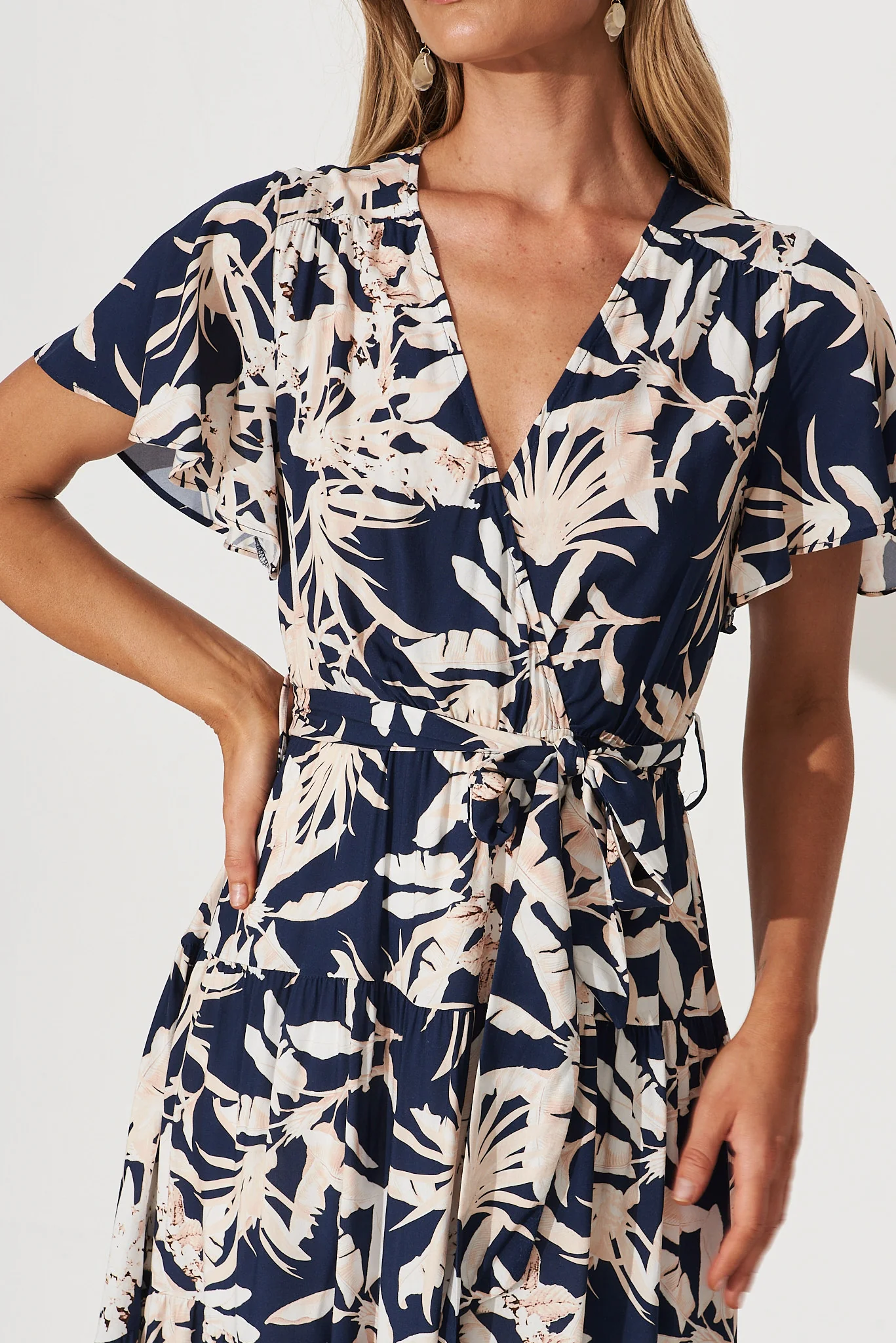 Heidi Maxi Dress In Navy Leaf Print - Image 5