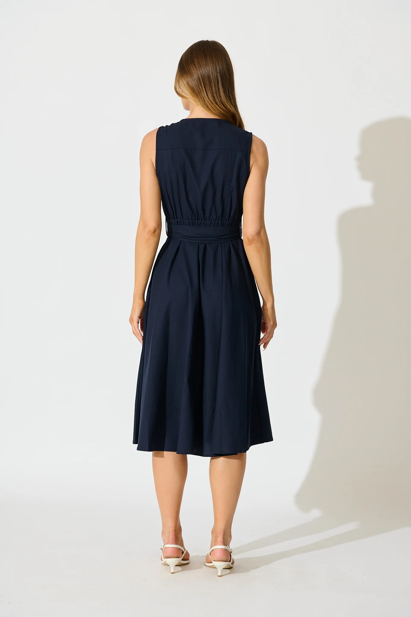 Iliya Midi Dress in Navy Cotton Linen - Image 4