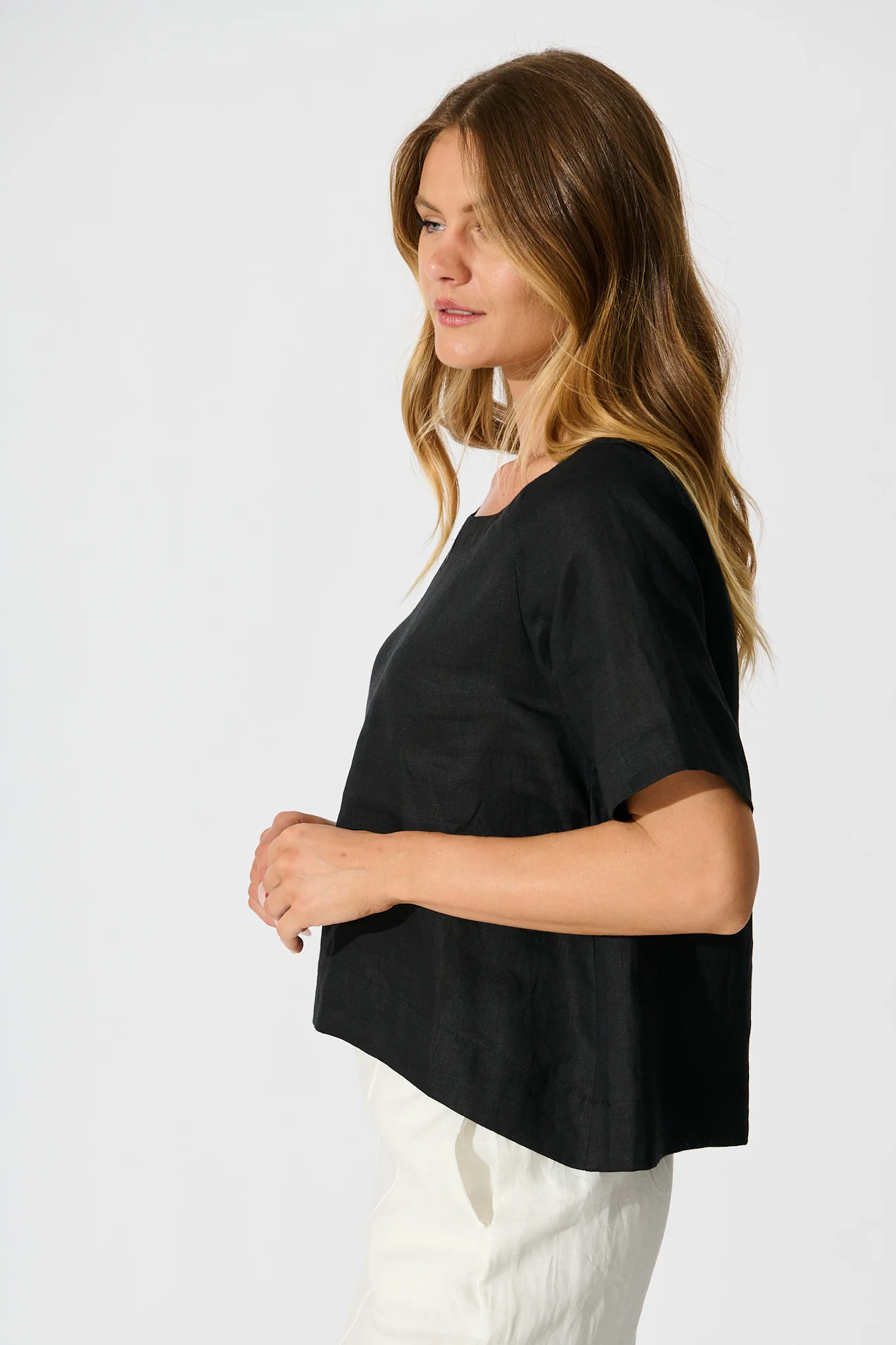 Island Soul Top in Black Linen - Image 4