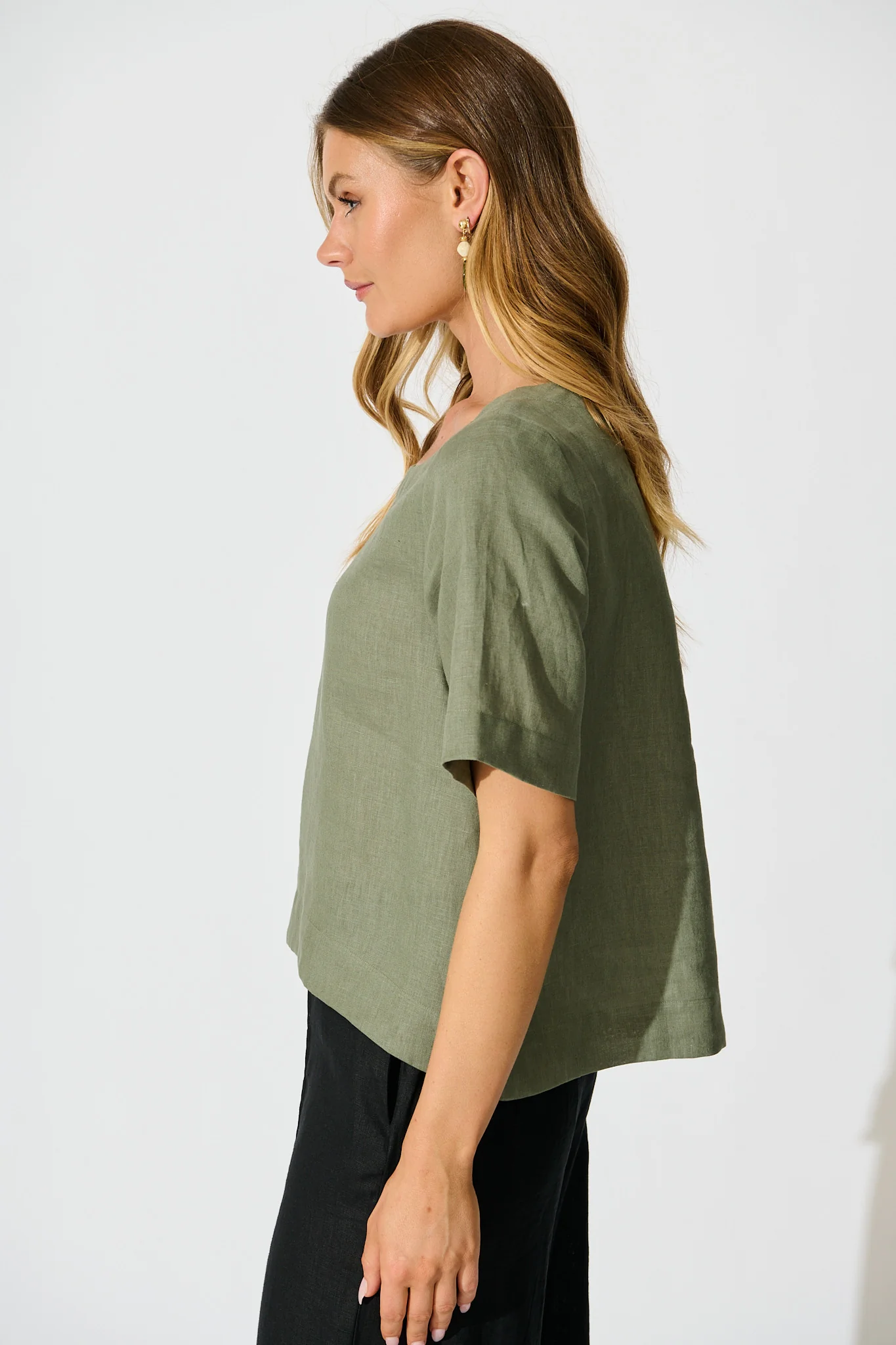 Island Soul Top in Khaki Linen - Image 4