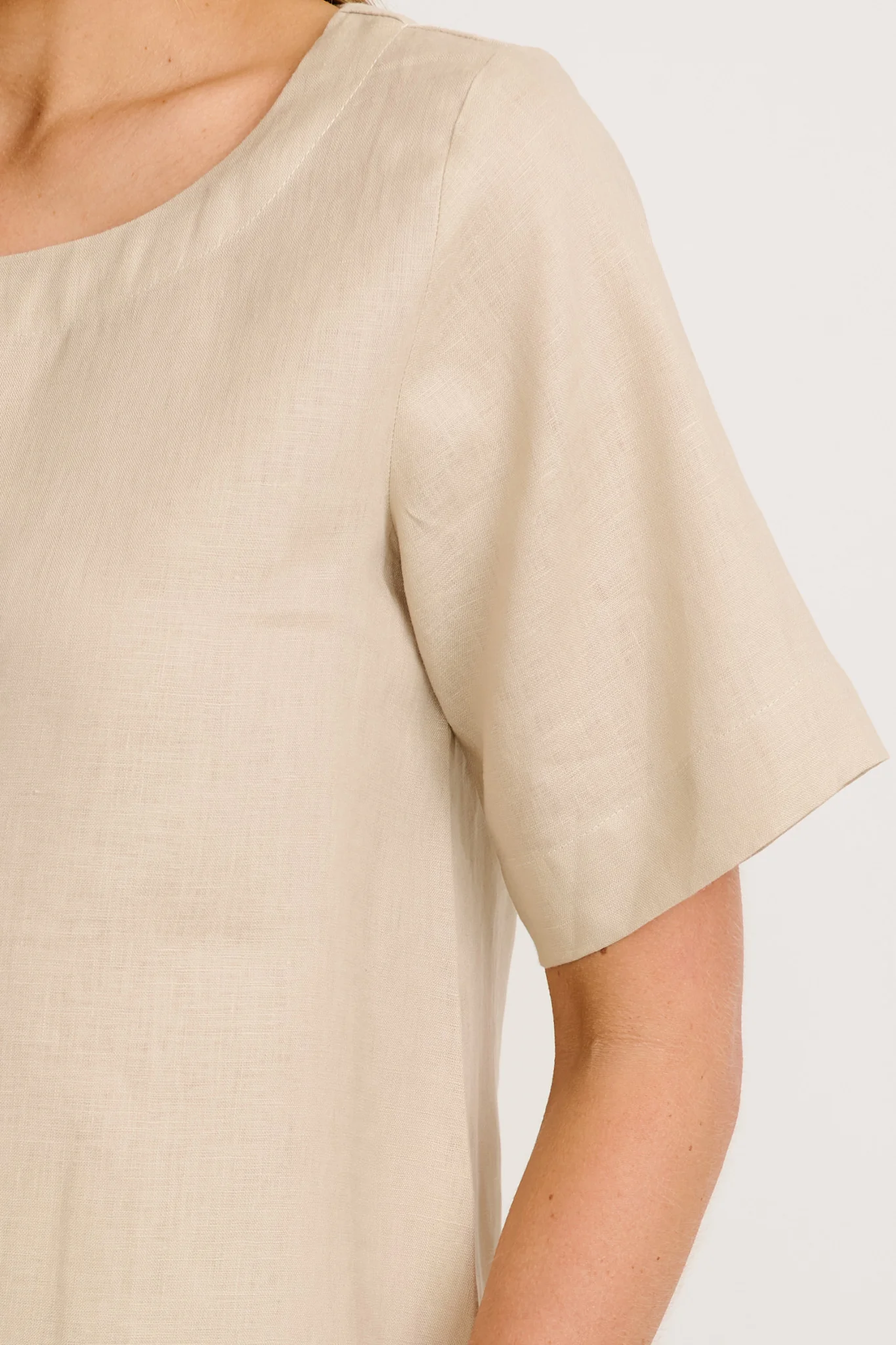 Island Soul Top in Stone Linen - Image 8