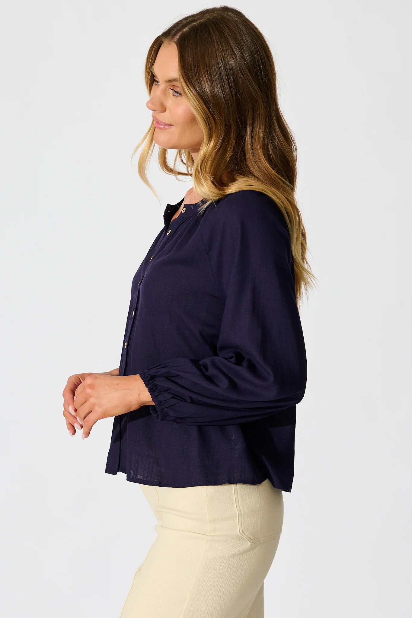 Island Whisperer Top in Navy Linen Blend - Image 2