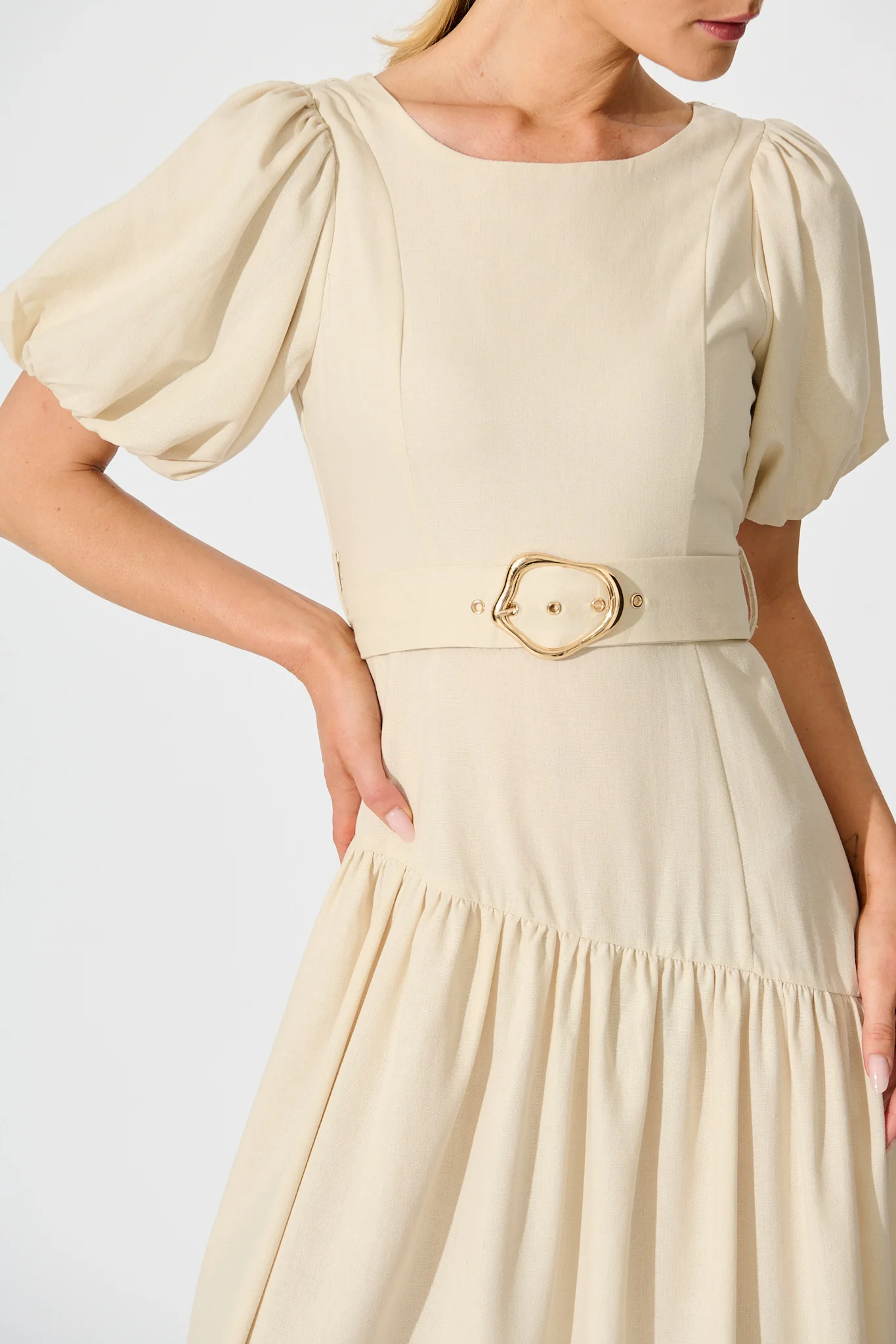 Isleen Maxi Dress in Oatmeal Linen Blend - Image 6