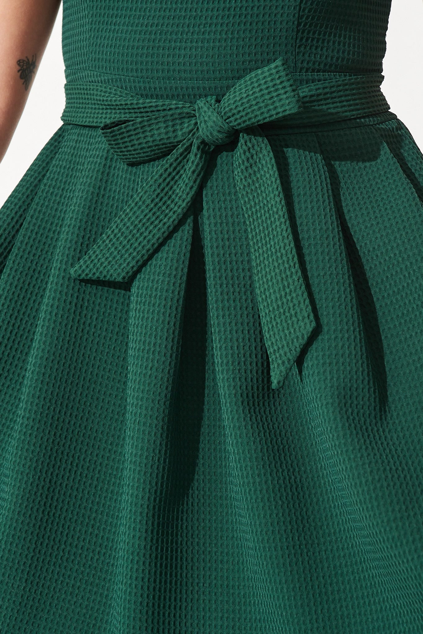 Jardin Dress In Textured Emerald Green - Image 7
