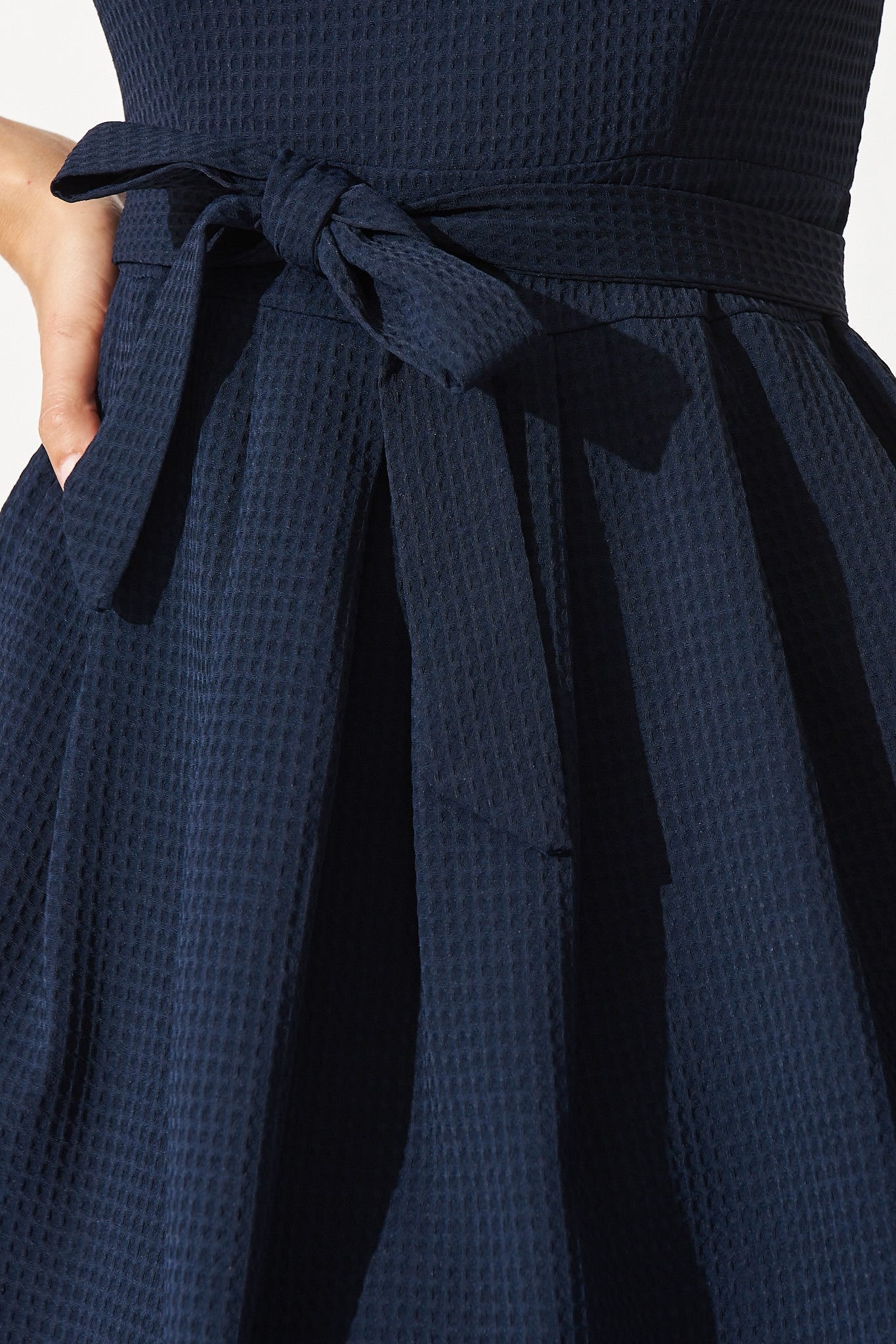 Jardin Dress In Textured Navy - Image 5