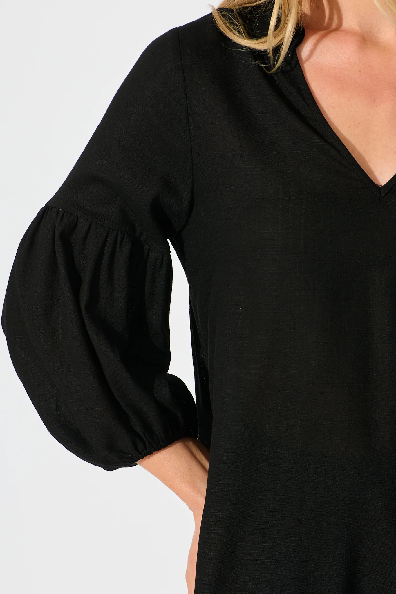 Jasper Top In Black Linen Blend - Image 5