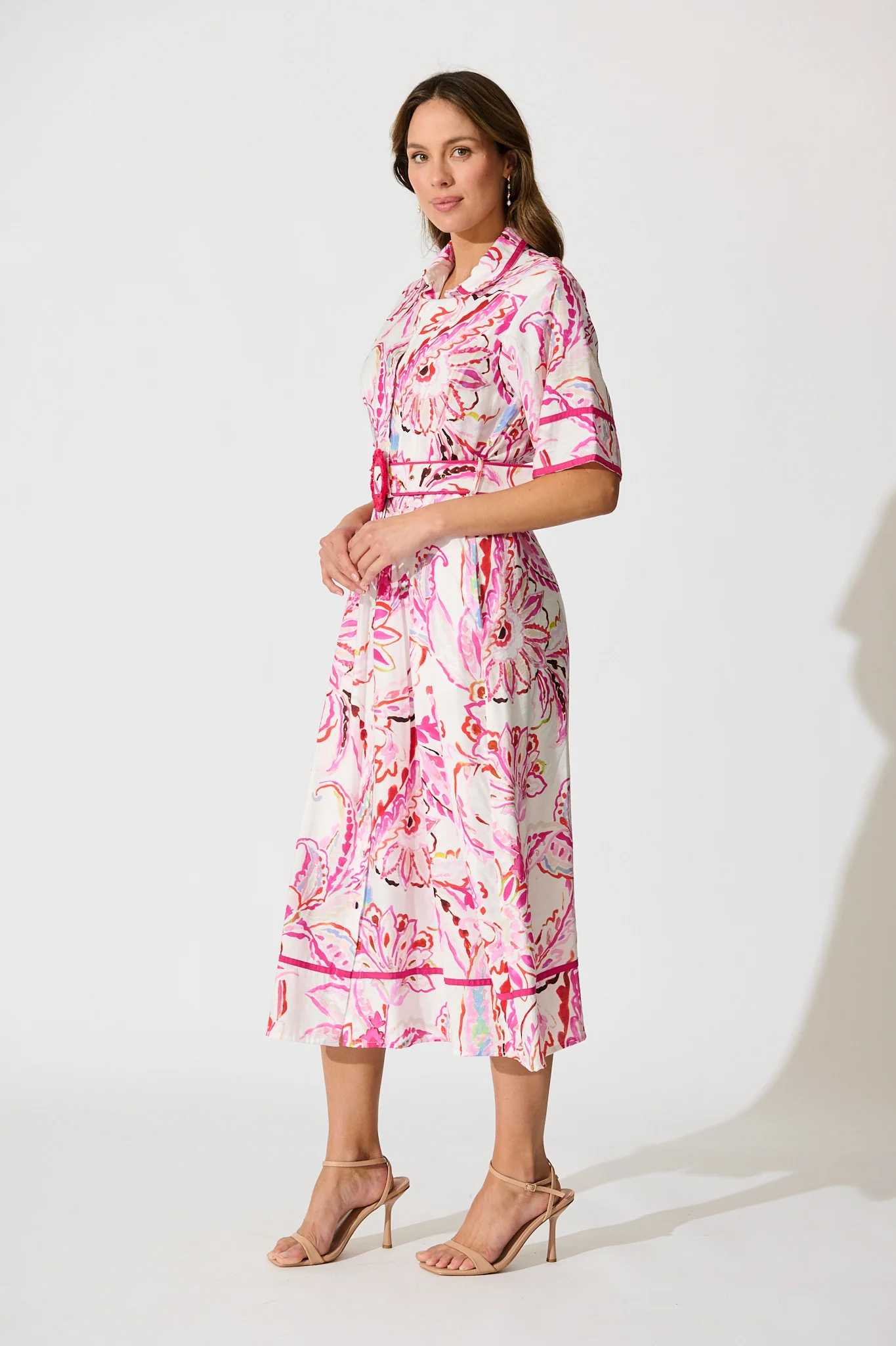Jayda Maxi Shirt dress in White with Pink Abstract Floral - Image 3