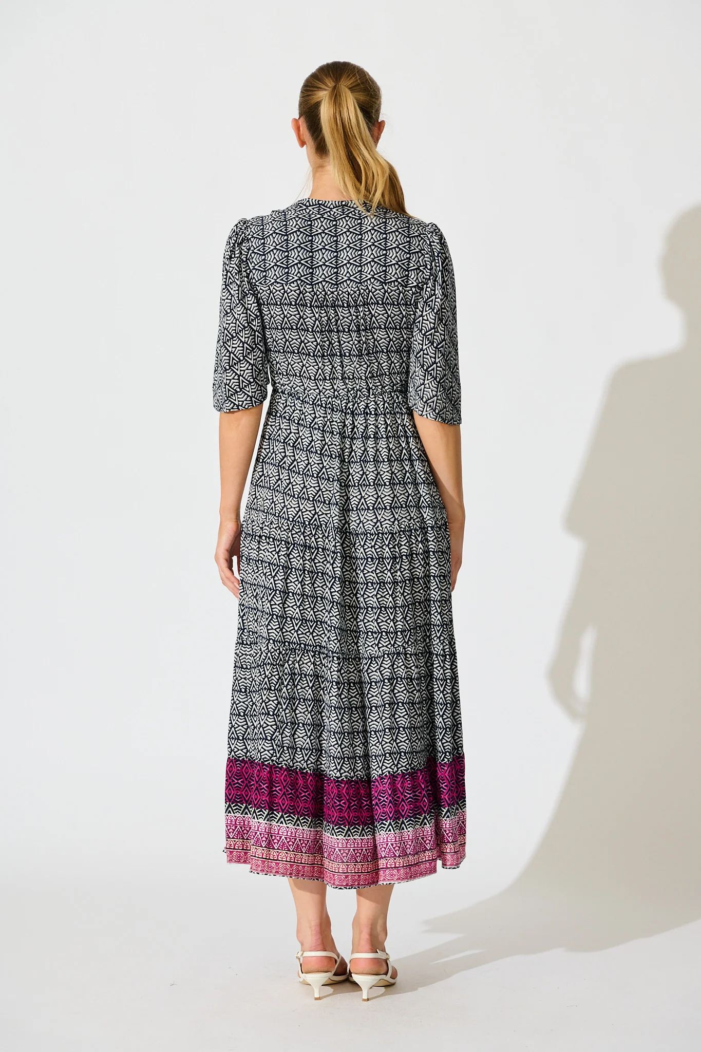 Kastor Maxi Dress in Navy Multi Print - Image 4