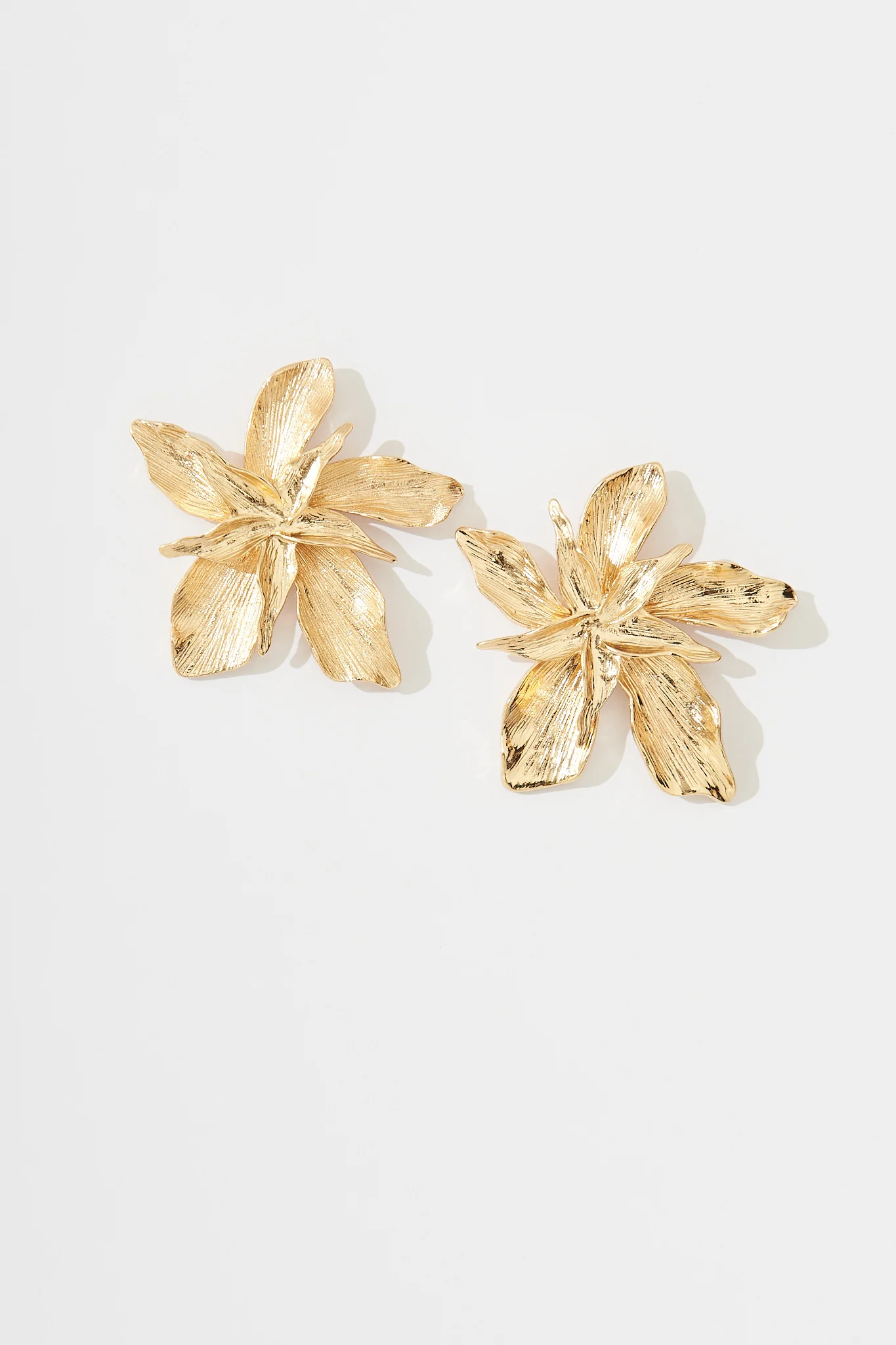 Kylie Stud Earrings In Gold - Image 2