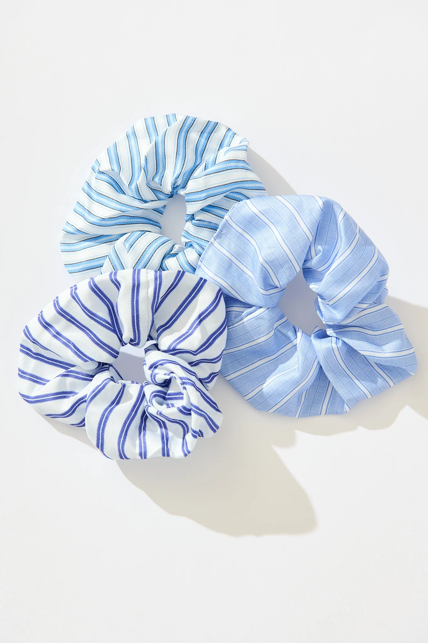 Laurel 3 Pack Scrunchie In Multi Blue Stripe