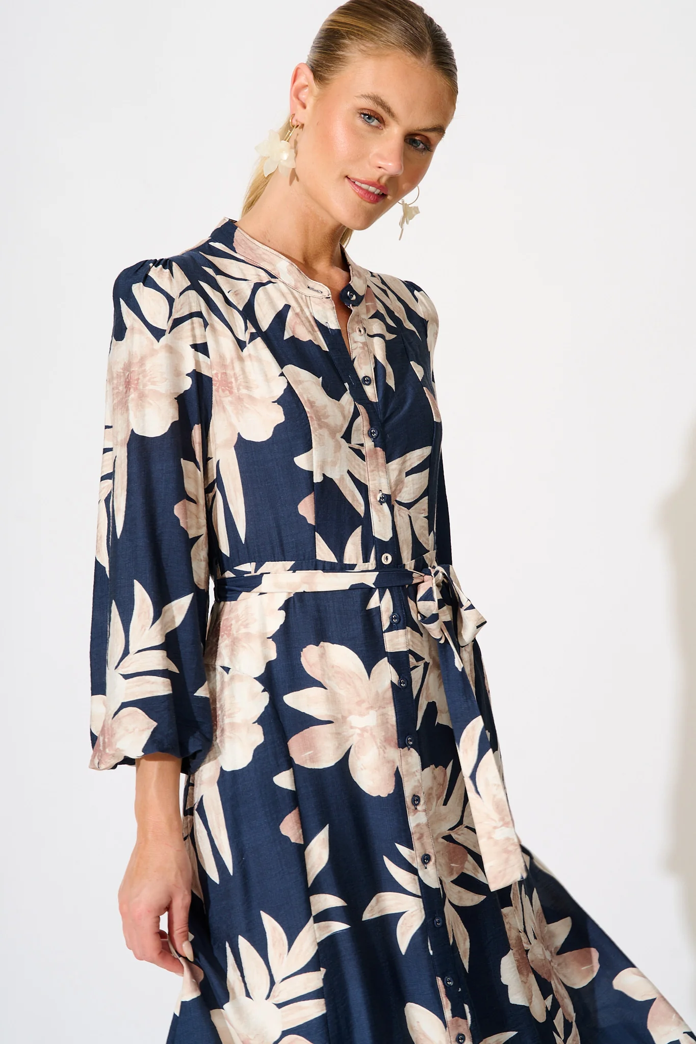 Leilani Maxi Dress in Navy with Cream Floral - Image 2