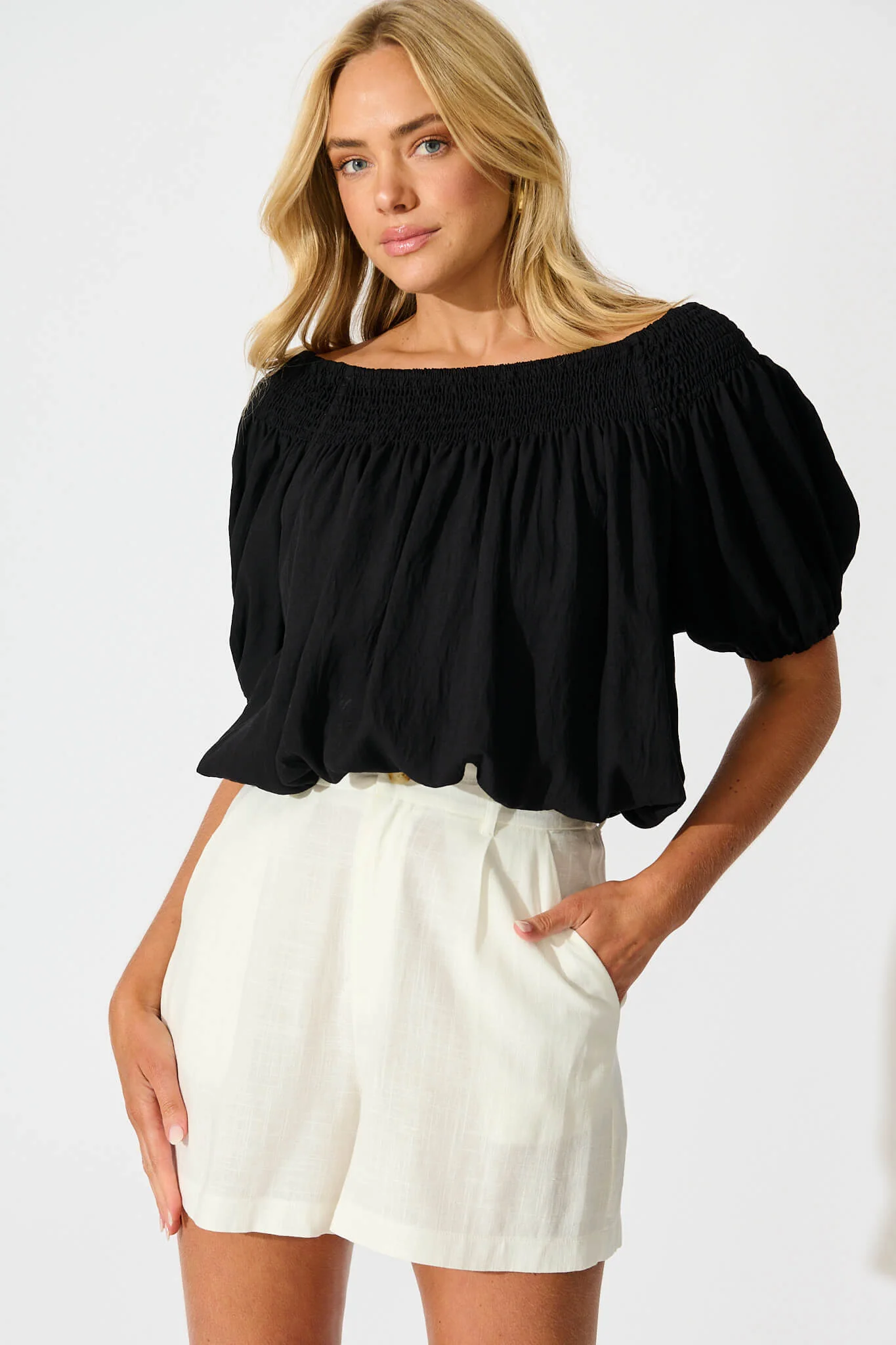 Lilo Short in White Linen Blend - Image 2
