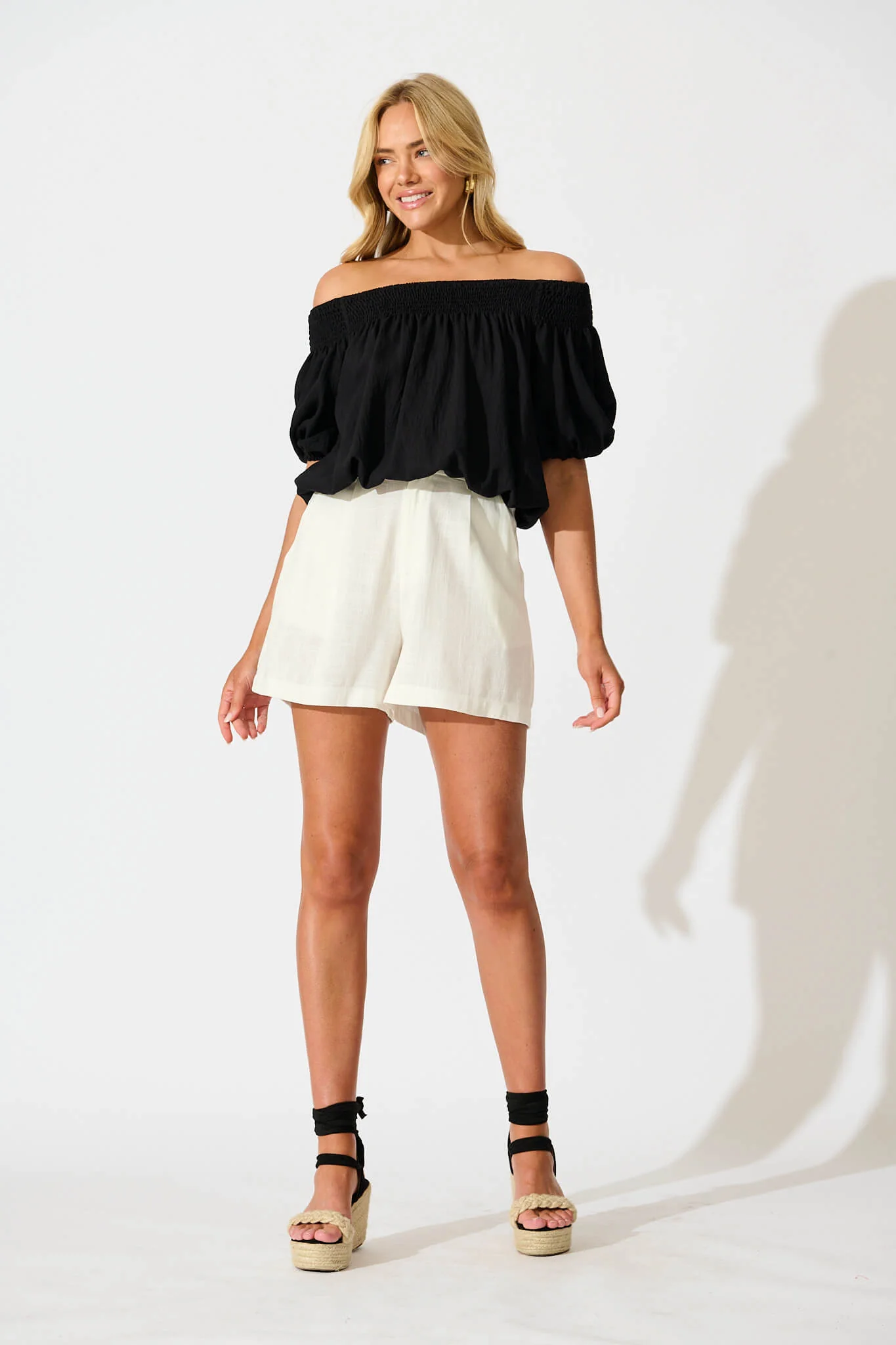Lilo Short in White Linen Blend - Image 6