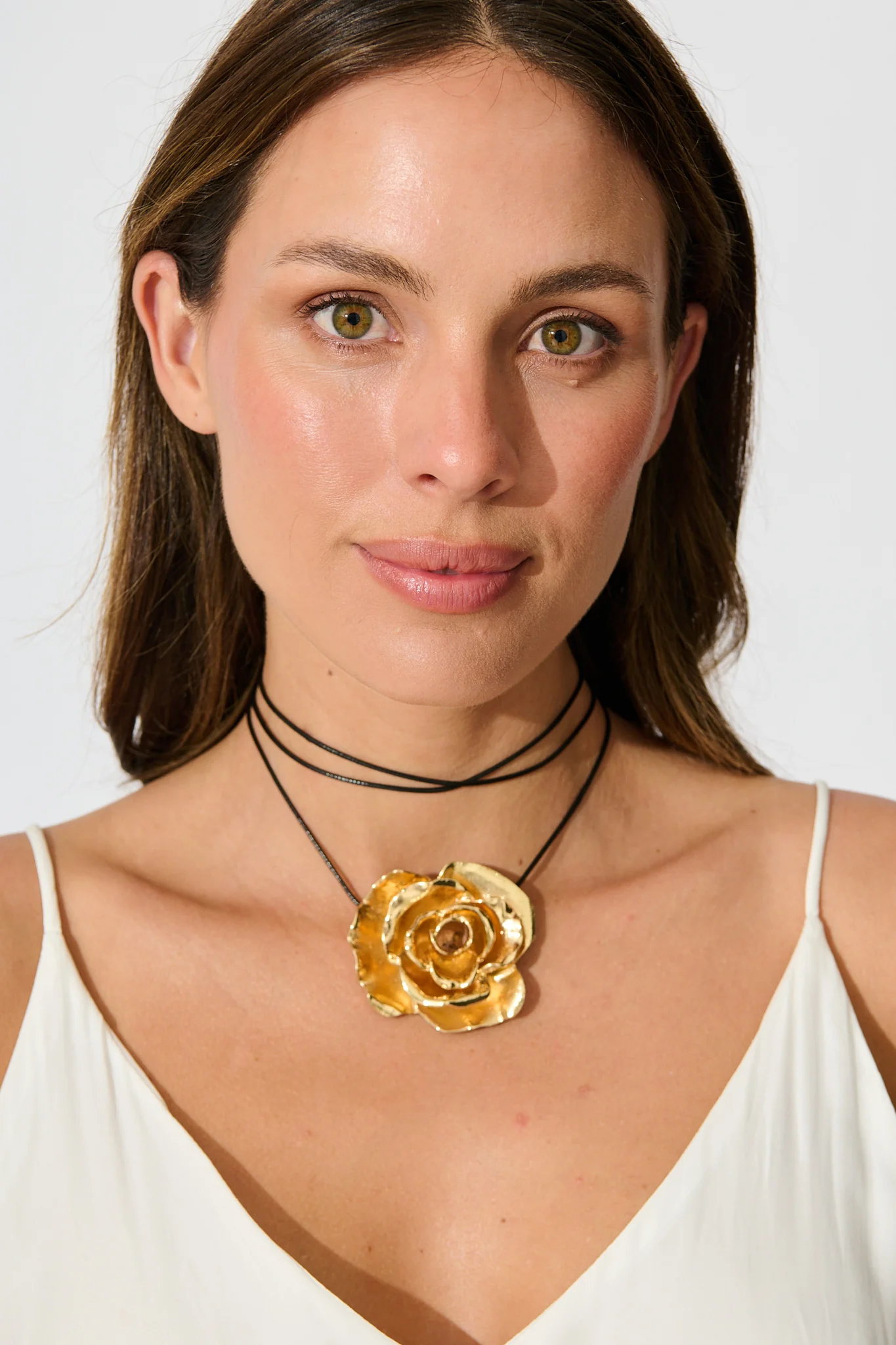 Lilou Rose Choker in Gold - Image 3