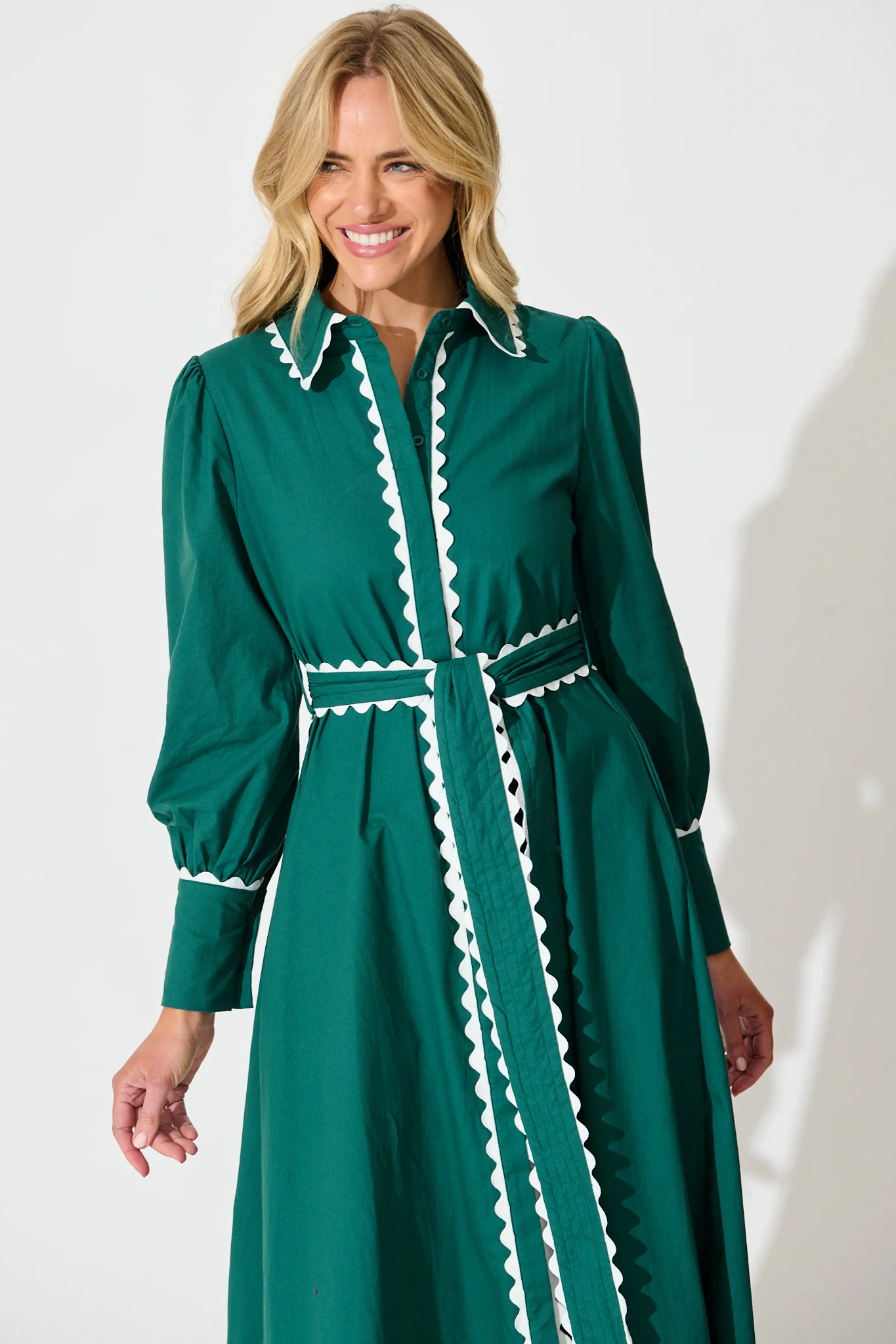 Lilyfield Midi Shirt Dress in Emerald with Contrast Trim Cotton - Image 2