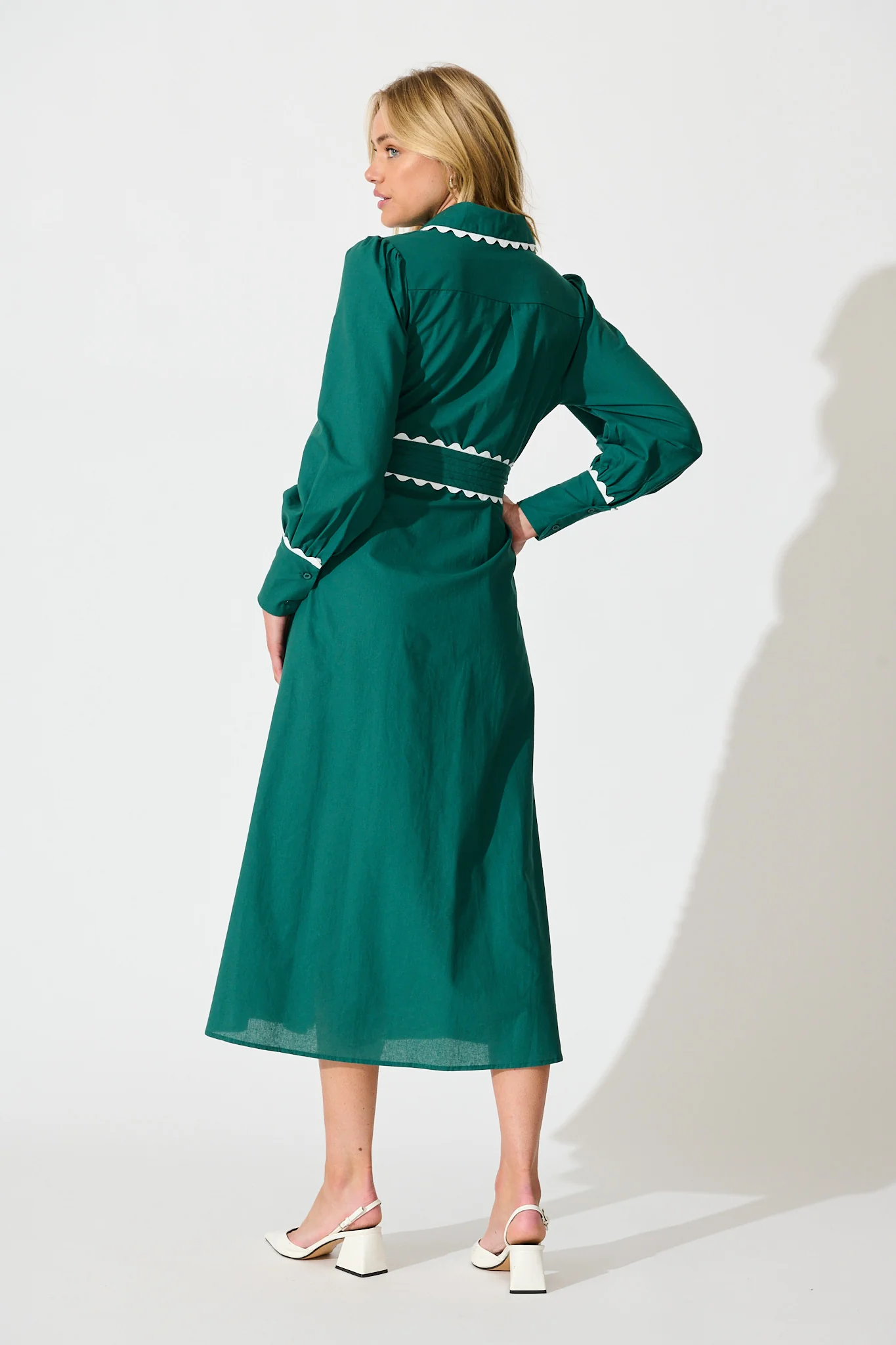 Lilyfield Midi Shirt Dress in Emerald with Contrast Trim Cotton - Image 4