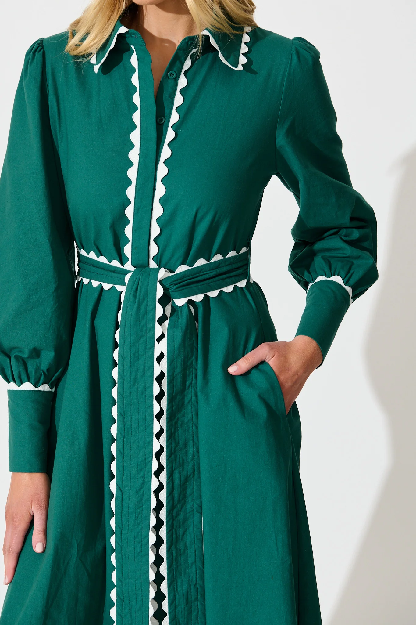 Lilyfield Midi Shirt Dress in Emerald with Contrast Trim Cotton - Image 5