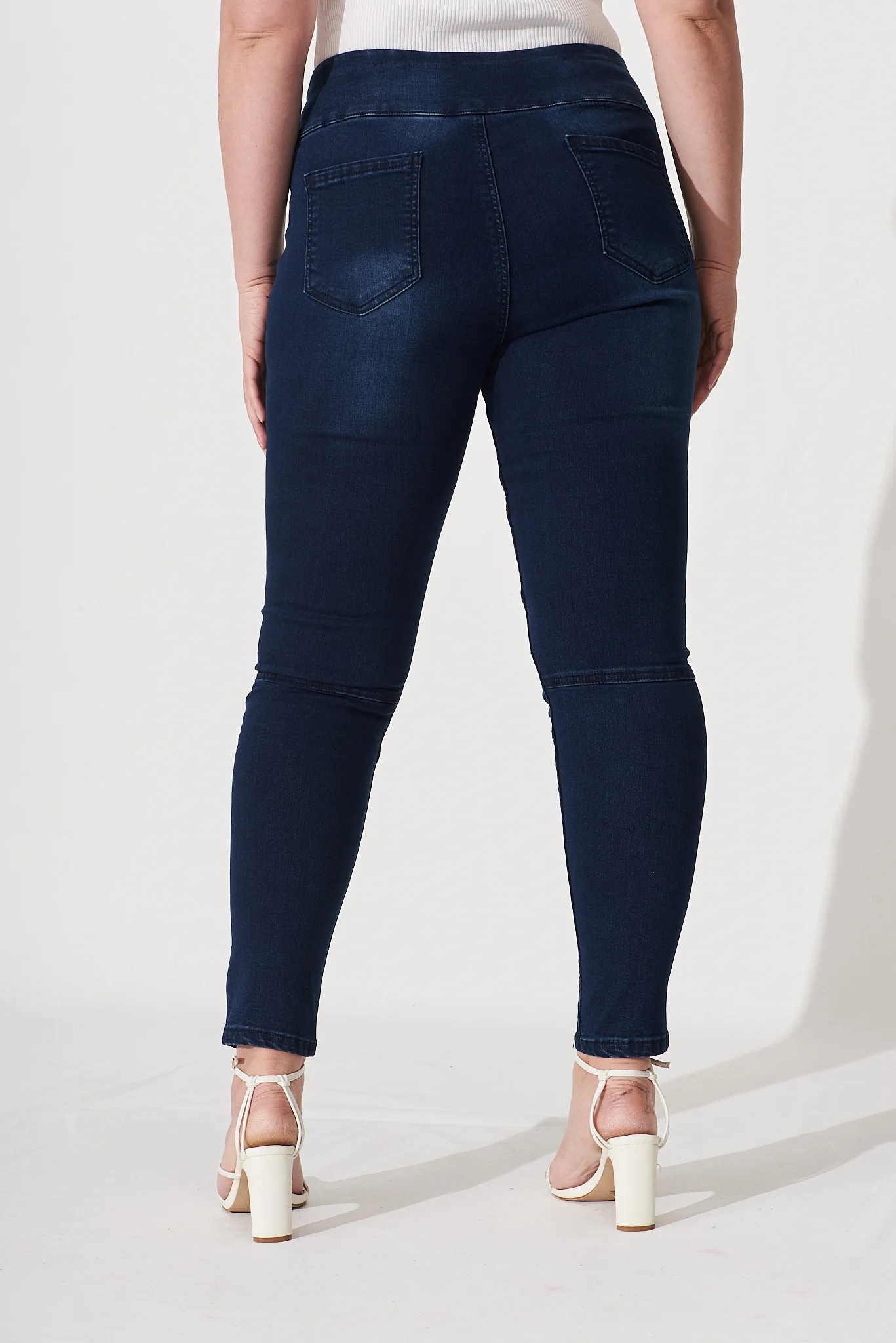 Little Lies High Rise Skinny Jegging In Dark Blue Denim - Image 9