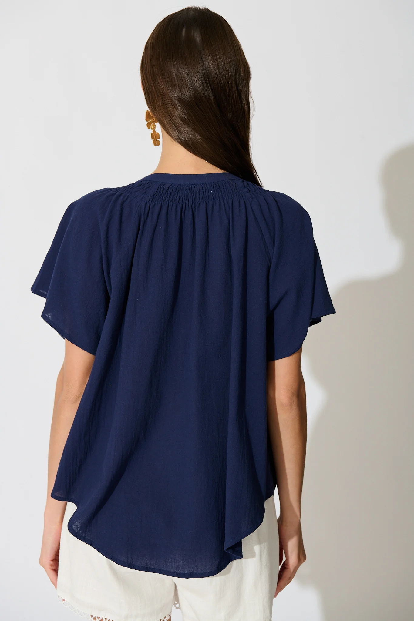 Lombard Top in Navy Cotton Linen - Image 3