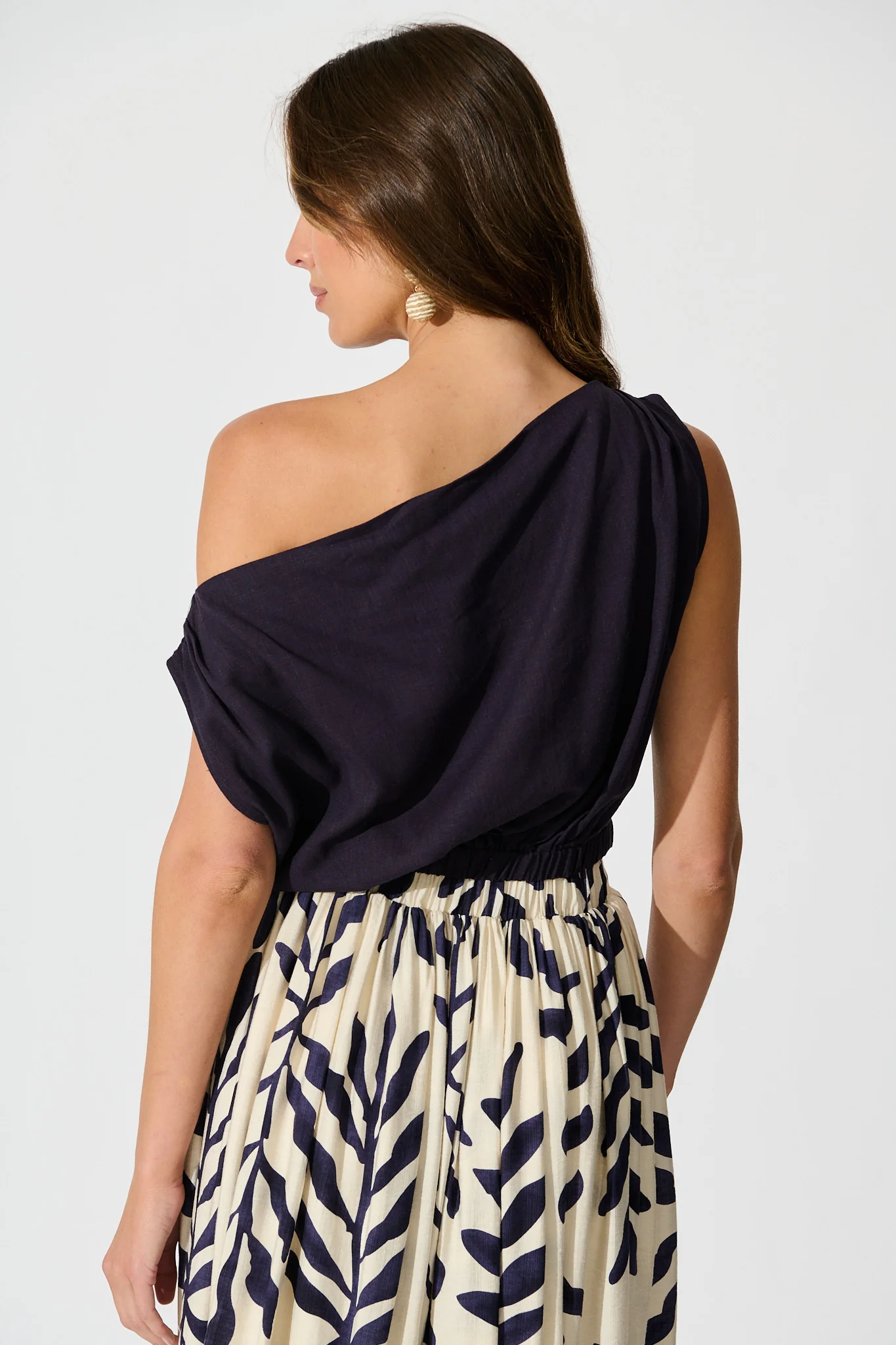 Lucille Off Shoulder Top In Navy Cotton Linen - Image 3