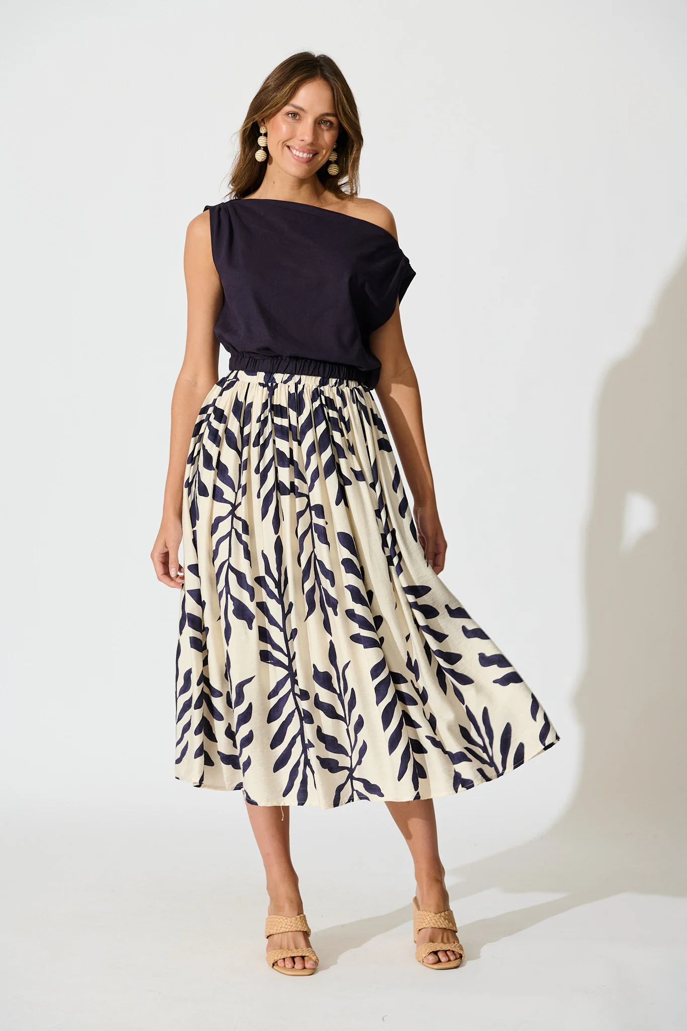 Lucille Off Shoulder Top In Navy Cotton Linen - Image 4