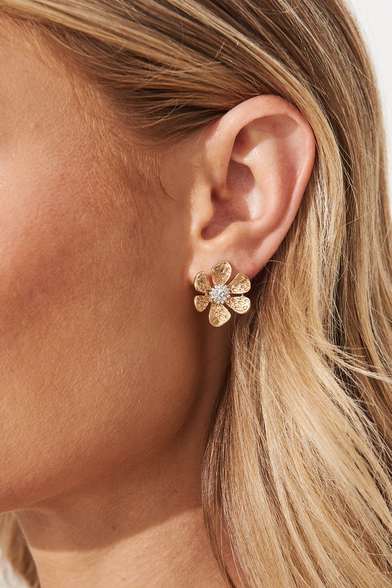 Mae Floral Earrings In Gold - Image 4