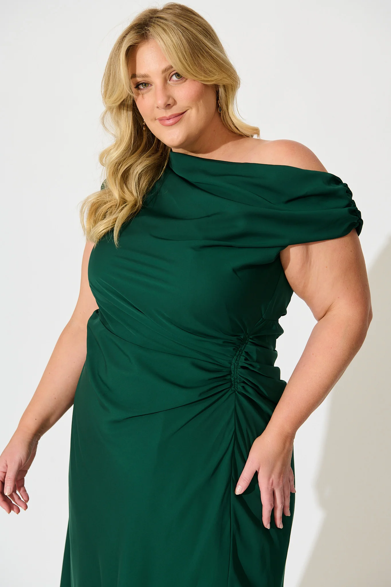 Marielle Off Shoulder Maxi Dress in Emerald Chiffon - Image 6