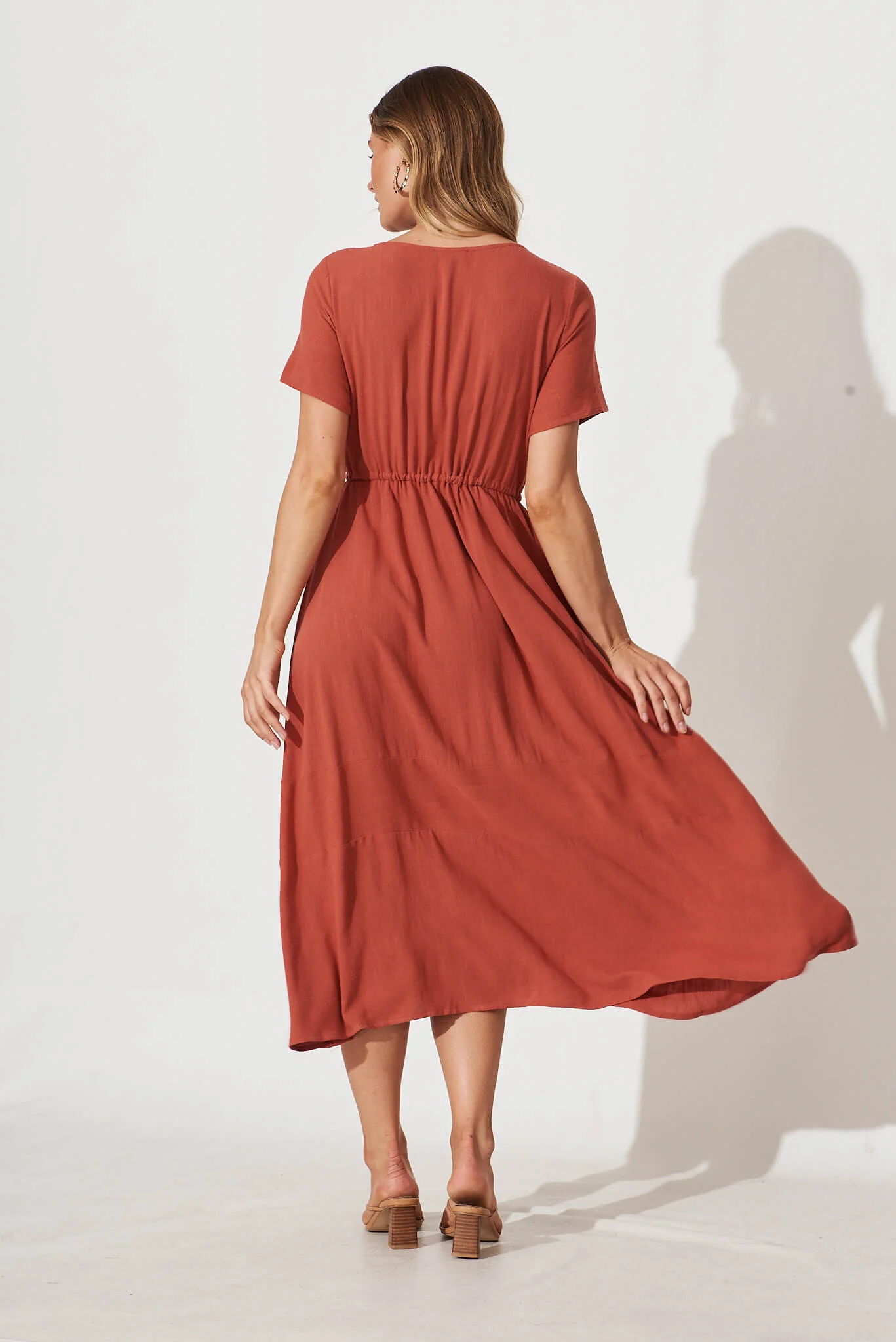 Mary Midi Dress In Rust Linen Blend - Image 4
