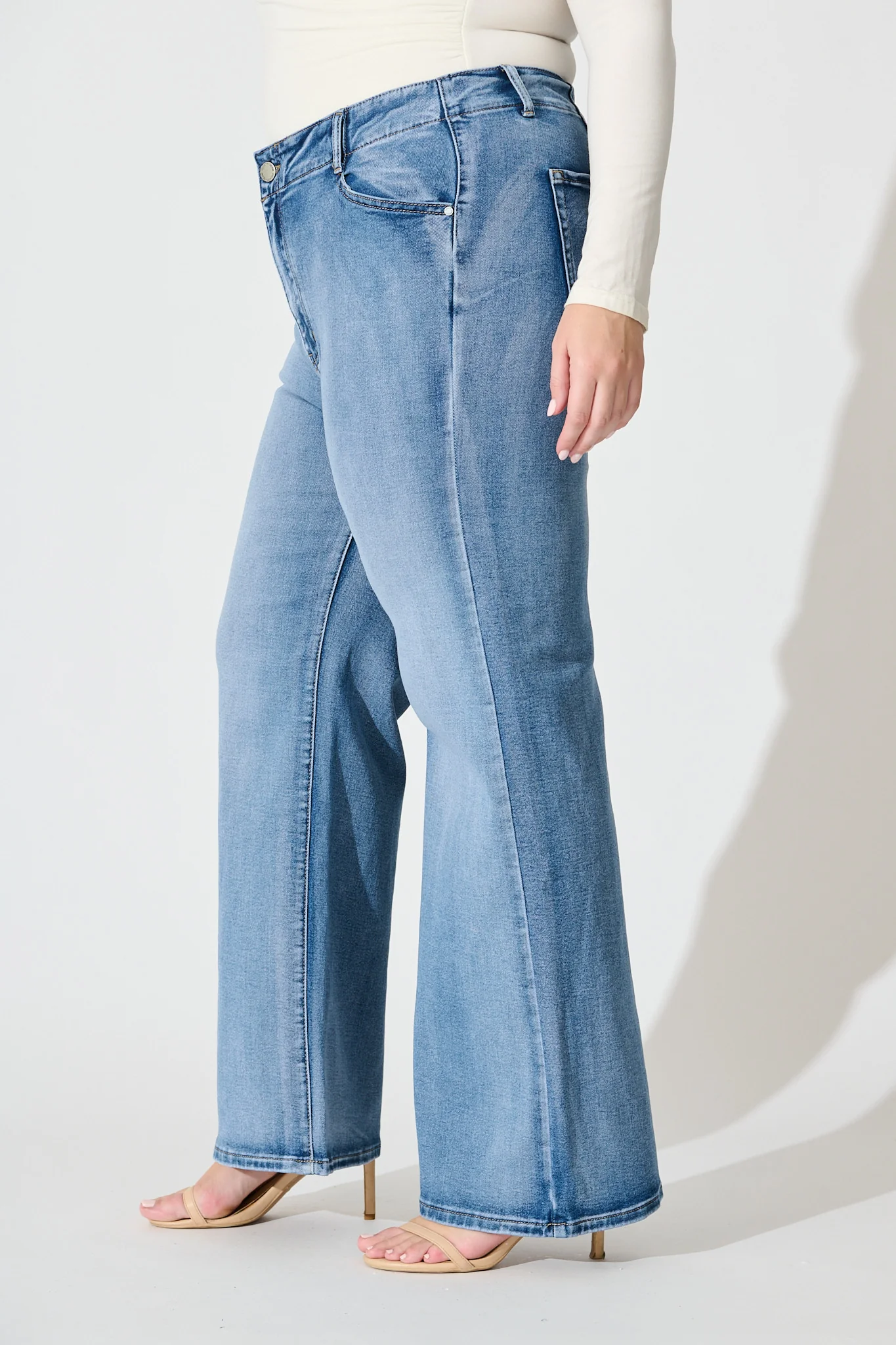 Maxille High Rise Wide Leg Jean in Mid Blue Denim - Image 6