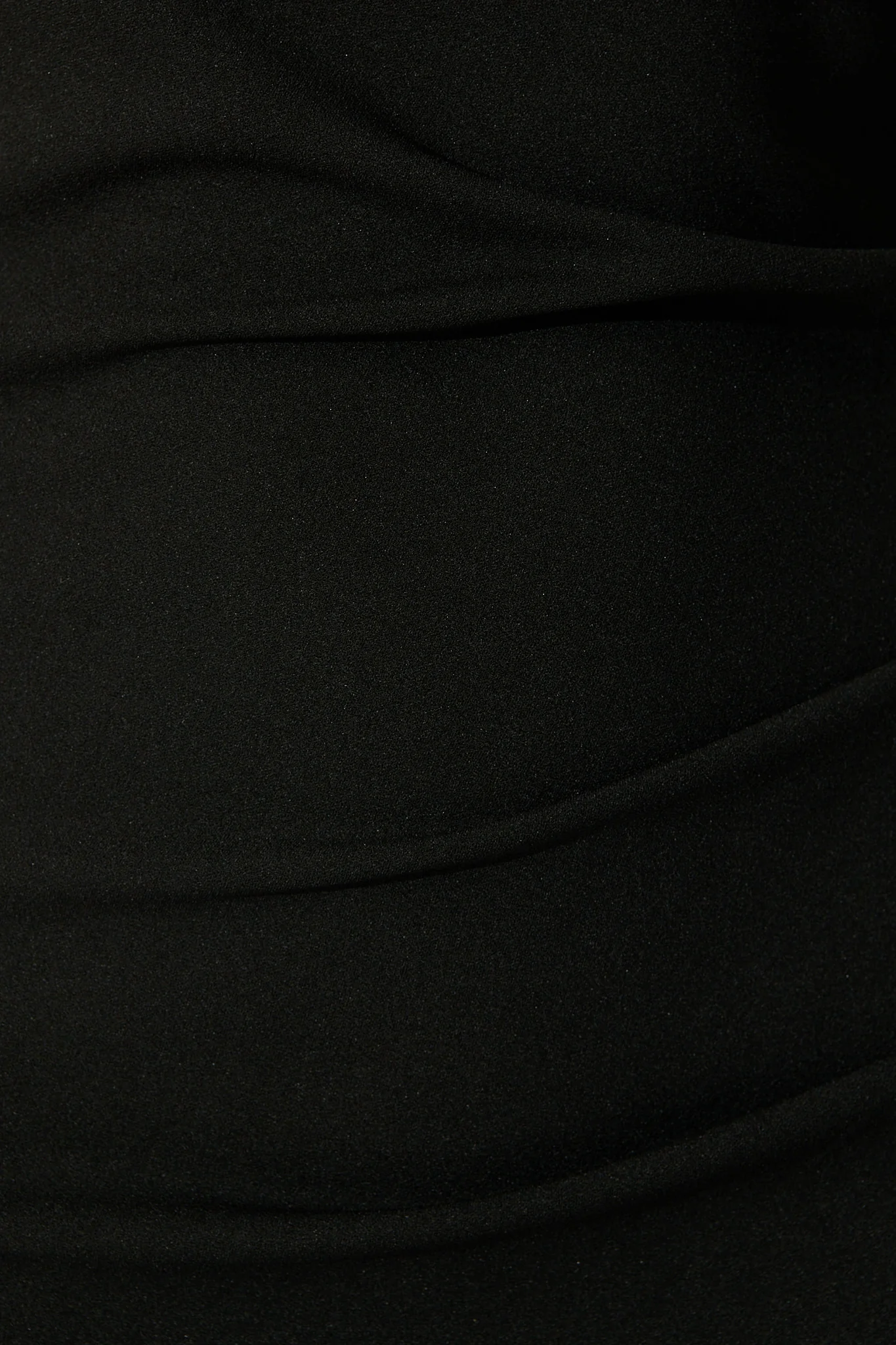 Mazari Off Shoulder Maxi Dress in Black - Image 6