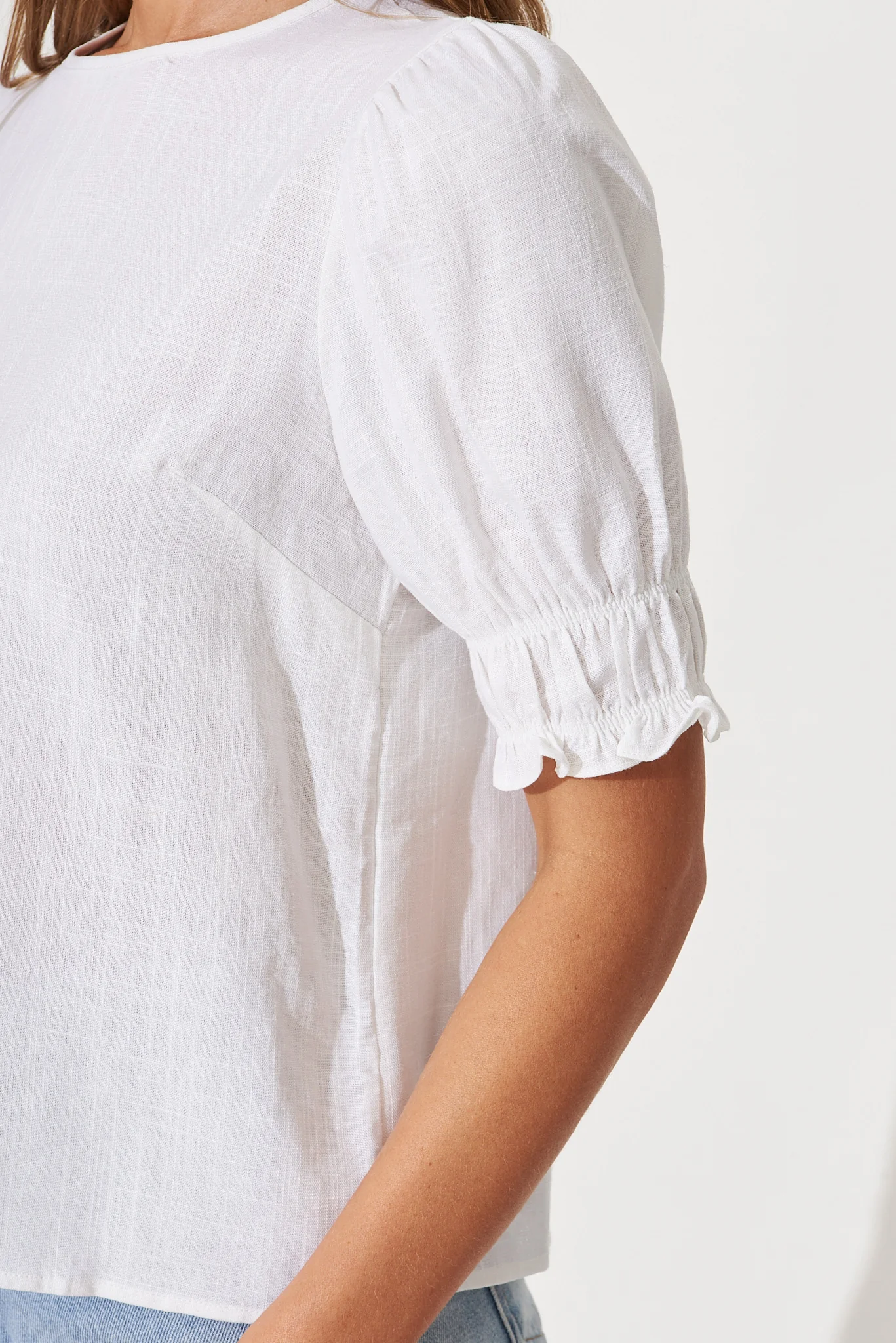 Melanie Top In White Cotton Linen Blend - Image 5