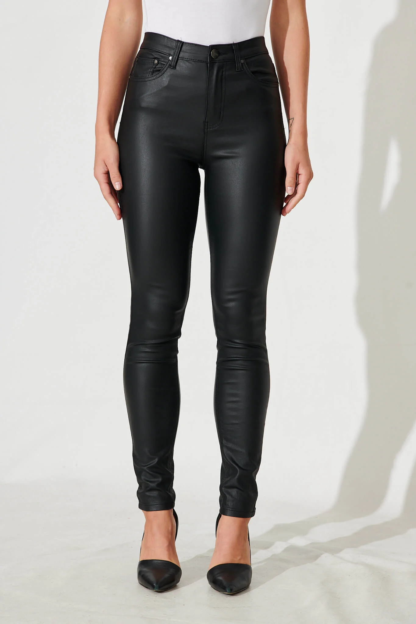 Merley Skinny Pants In Black Leatherette - Image 5